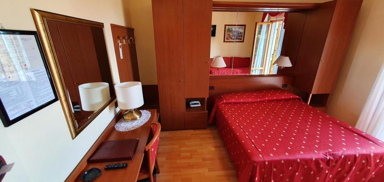 Double or Twin Room Garden View