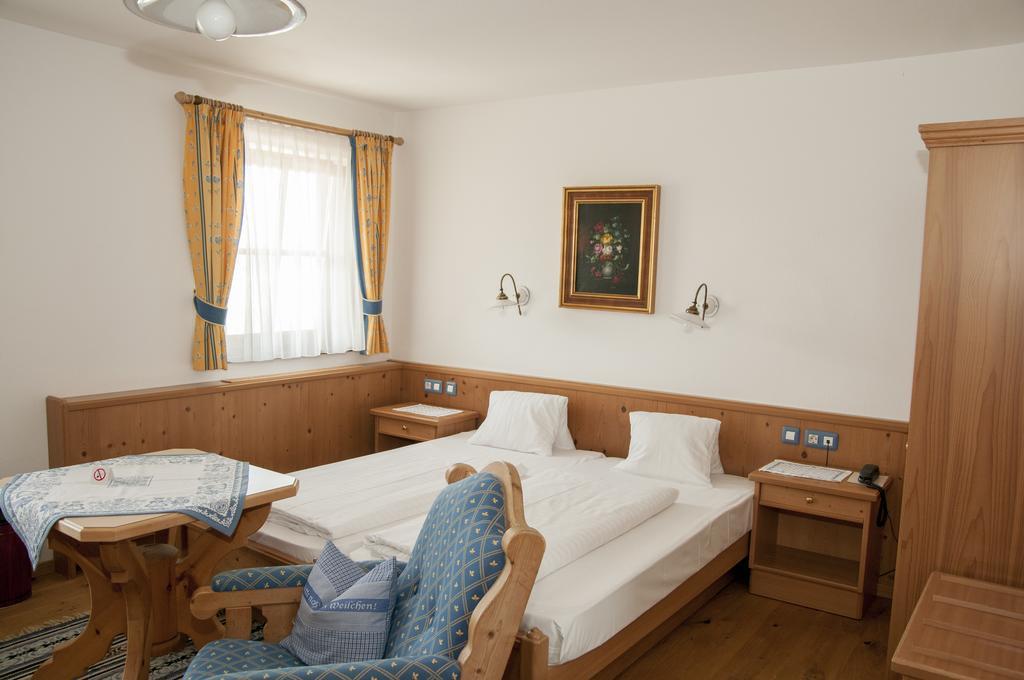 Standard Double or Twin Room,1137007915:JPEG