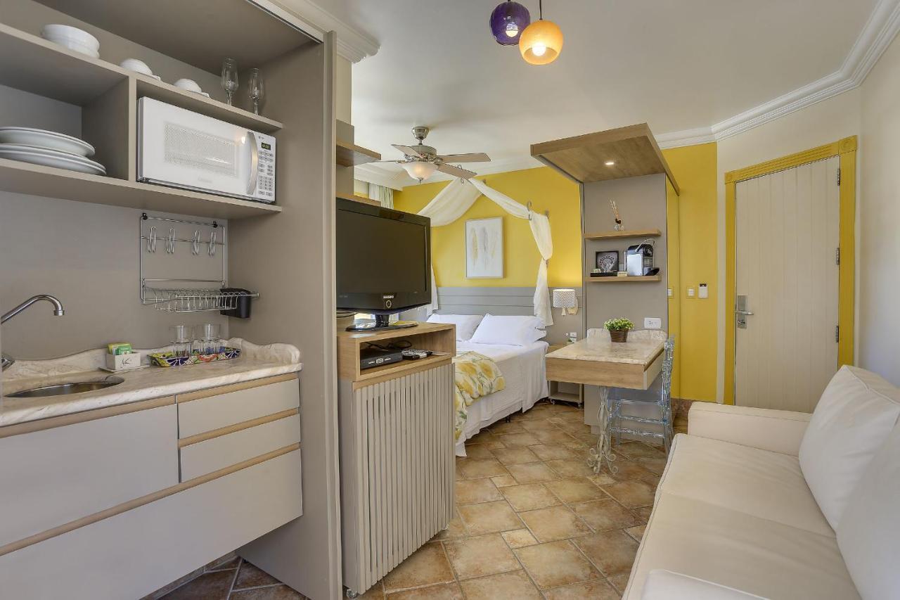 Suite Yellow Tower,1270038355:JPEG