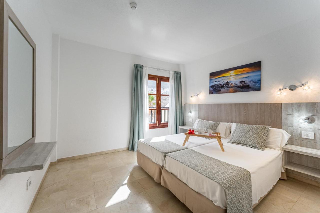 Two-Bedroom Apartment,1270618021:JPEG