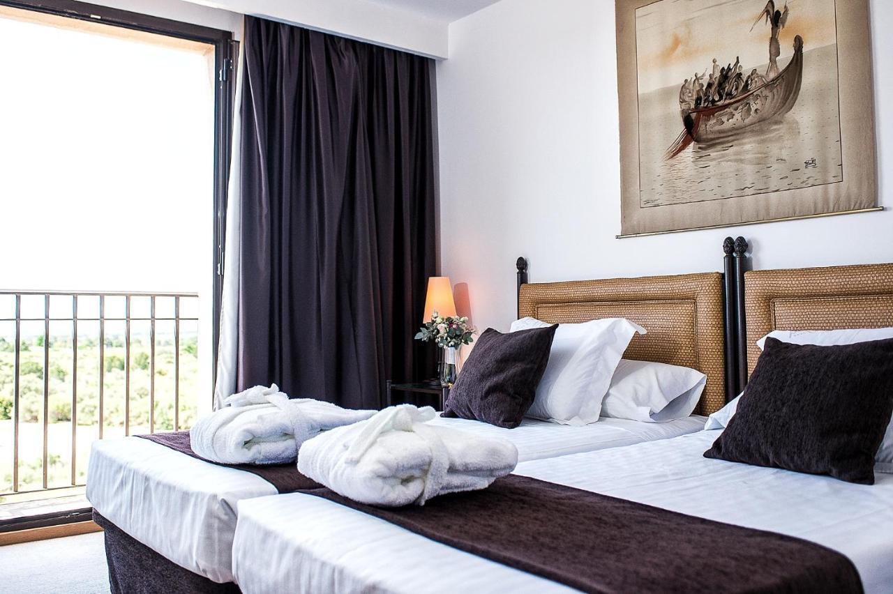Double or Twin Room Garden View