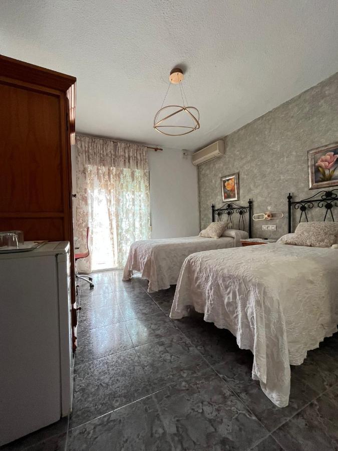 Double or Twin Room Private Bathroom
