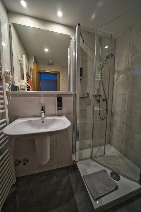 Single Room,1271646274:JPEG