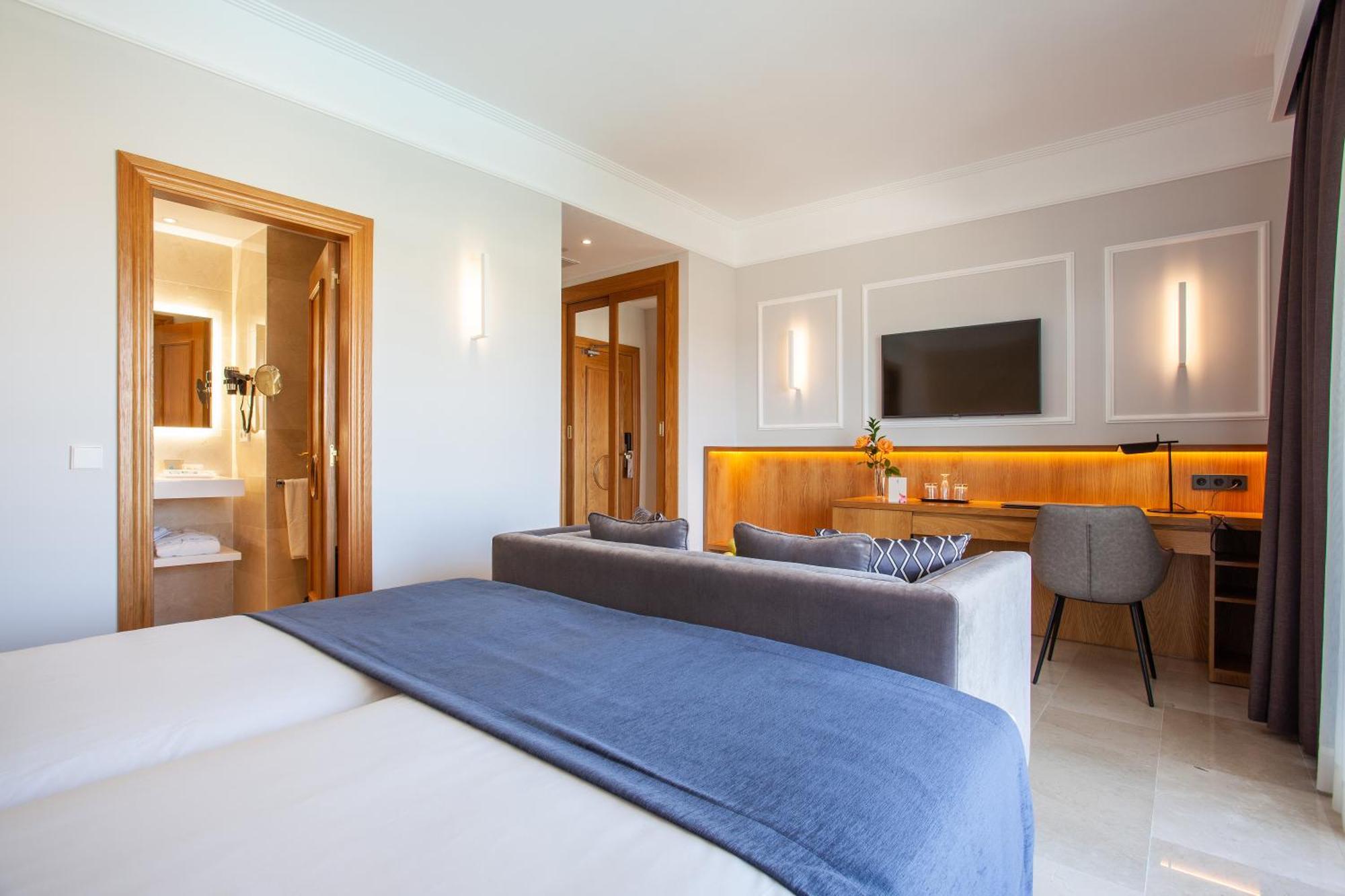 Junior Suite Pool View