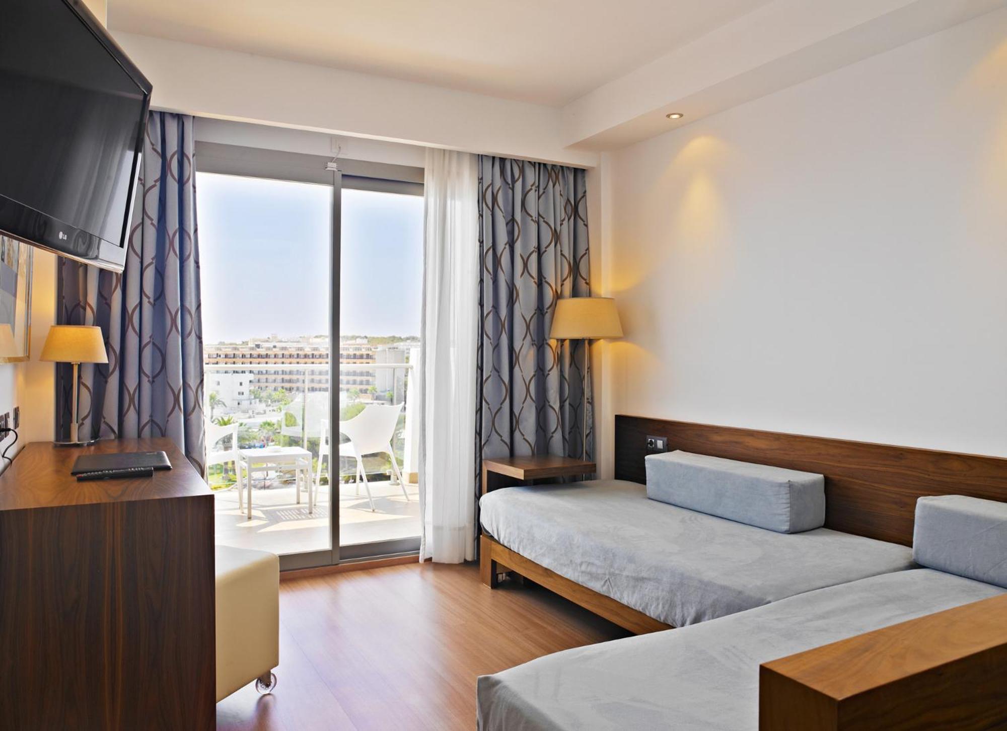 One-Bedroom Standard Apartment