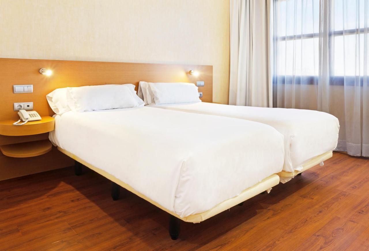 Twin Room,1272589693:JPEG