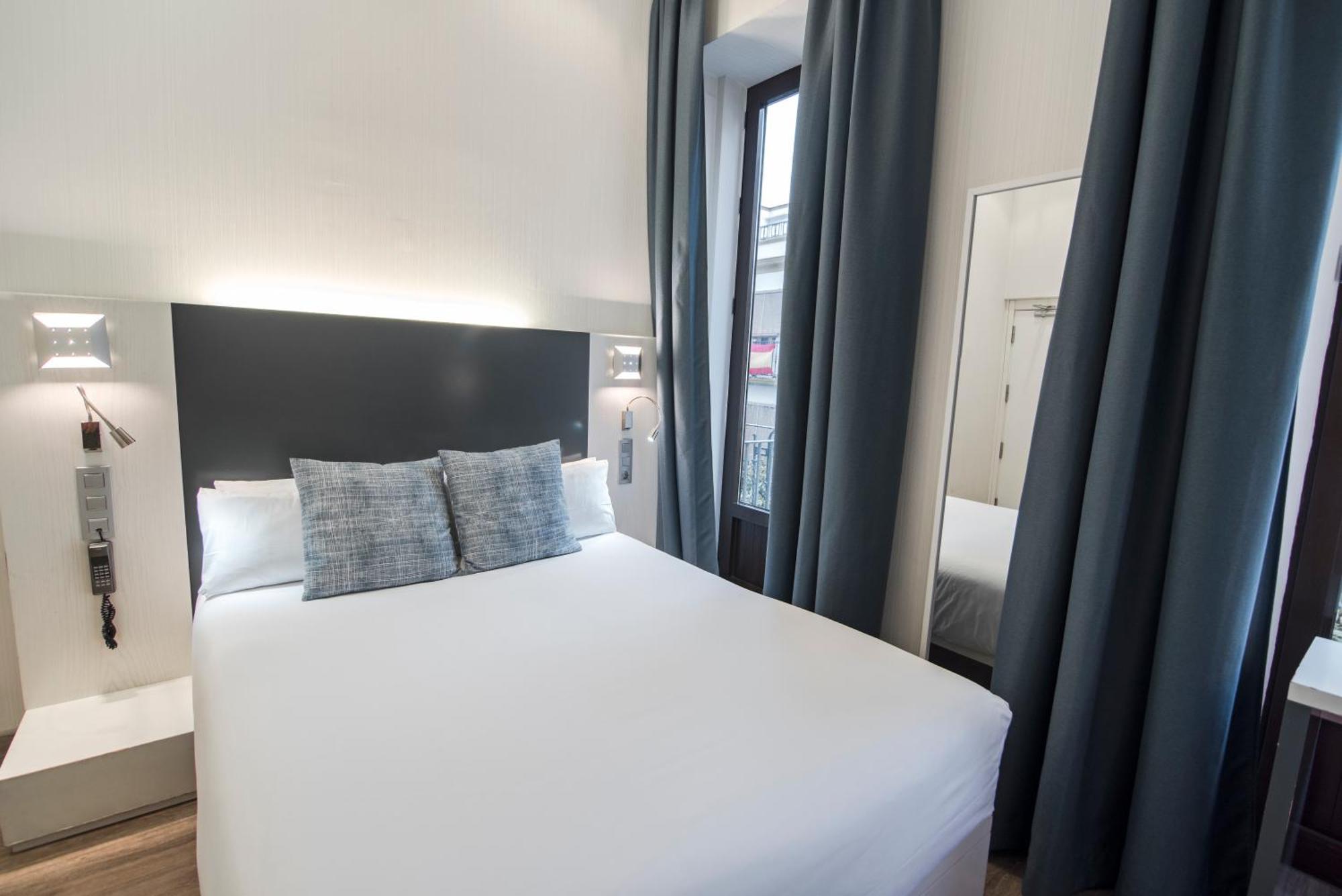 Double Room,1272647200:JPEG