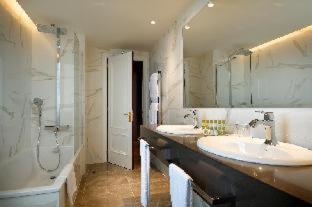 Deluxe Double Room Extra Bed