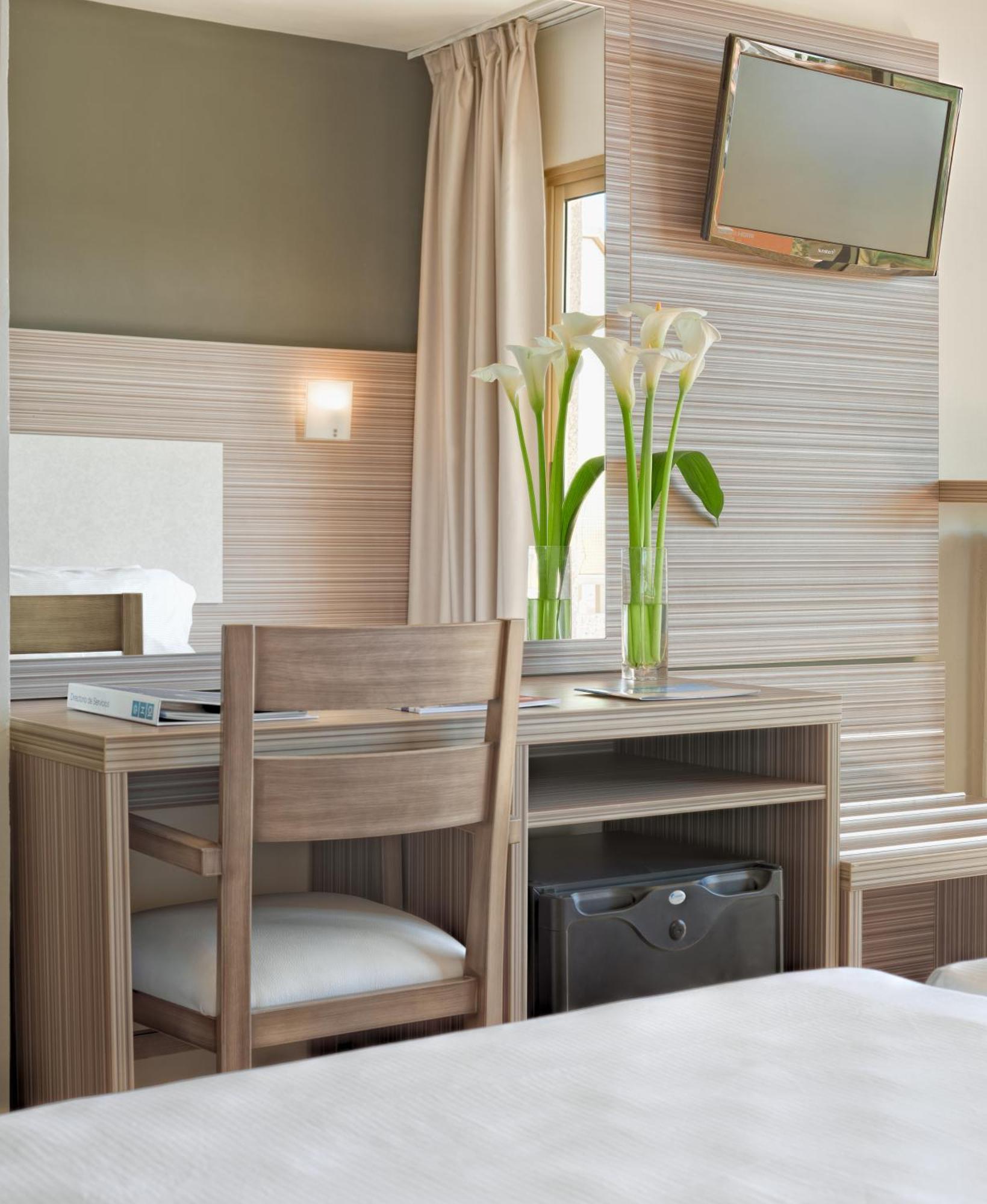 Double or Twin Room Extra Bed Pool View,1272867457:JPEG