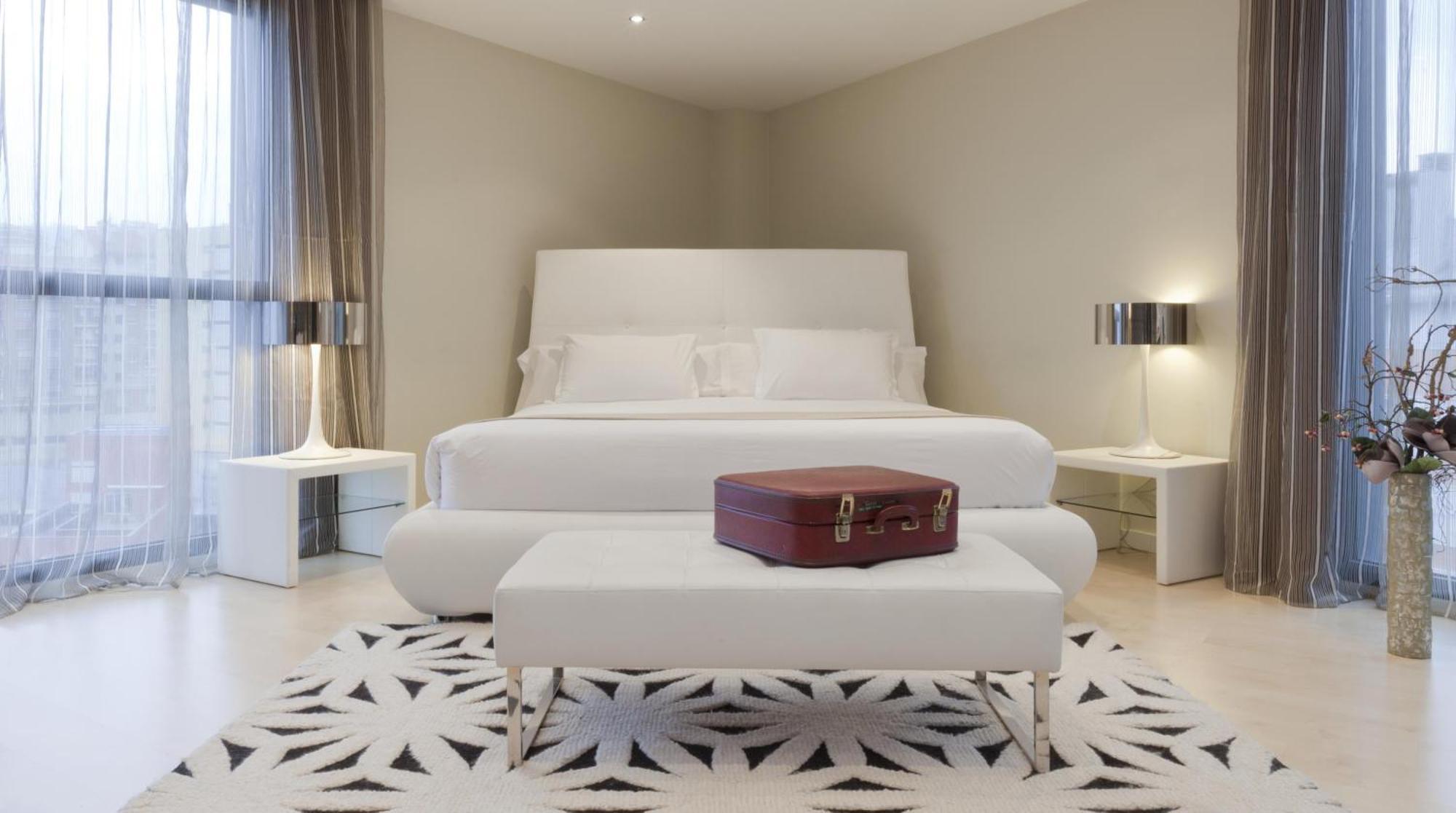 Suite with Jacuzzi,807066618:JPEG