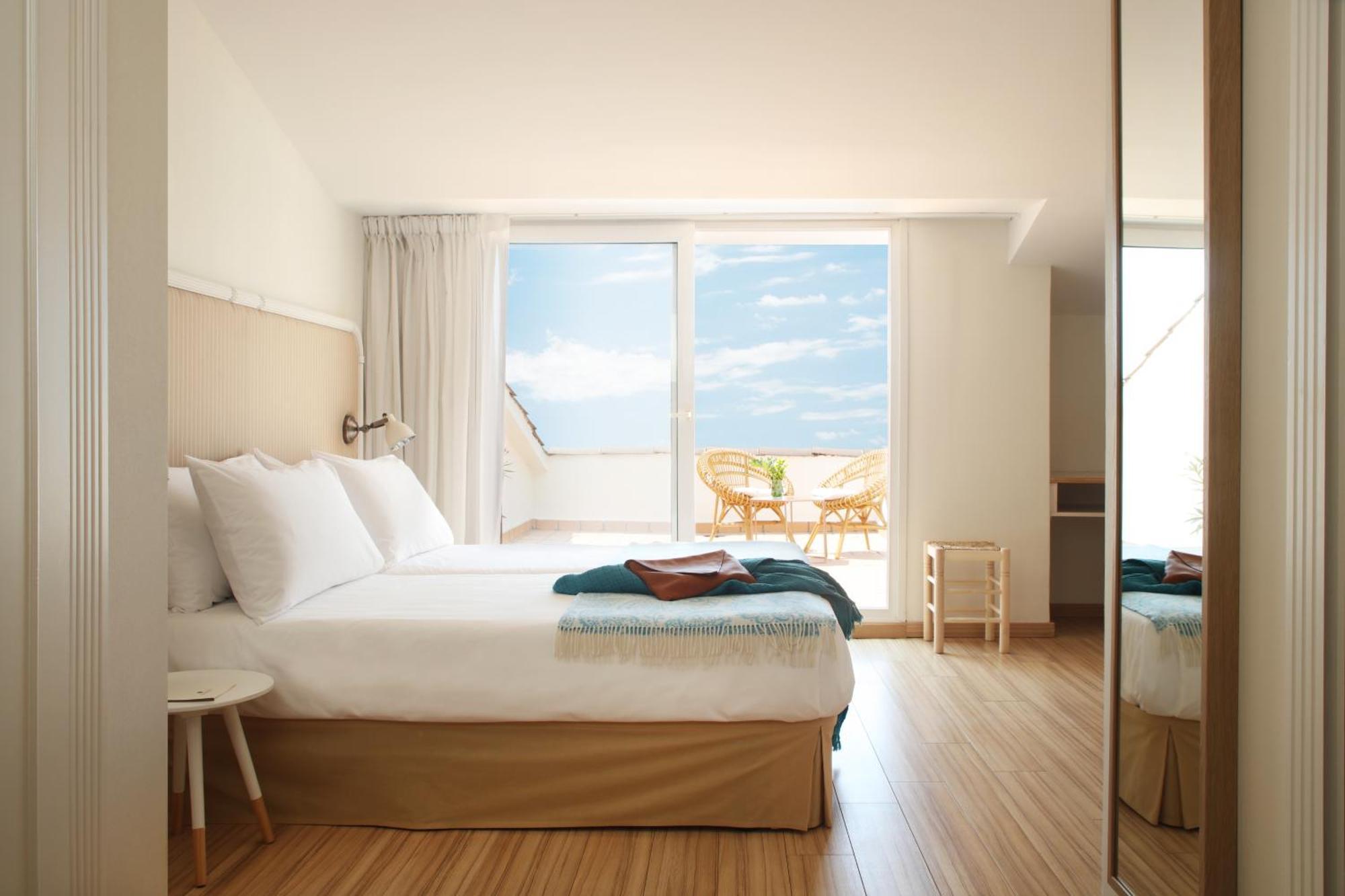 Superior Double Room,704558689:JPEG