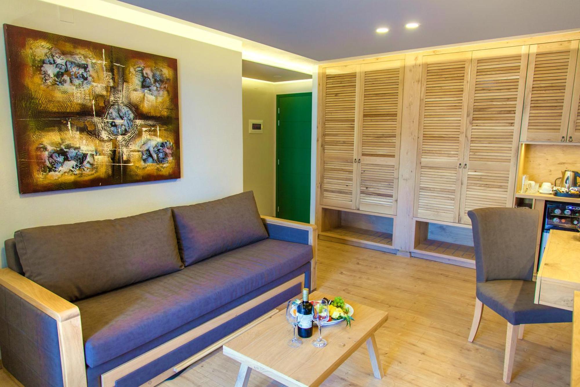 One Bedroom Suite