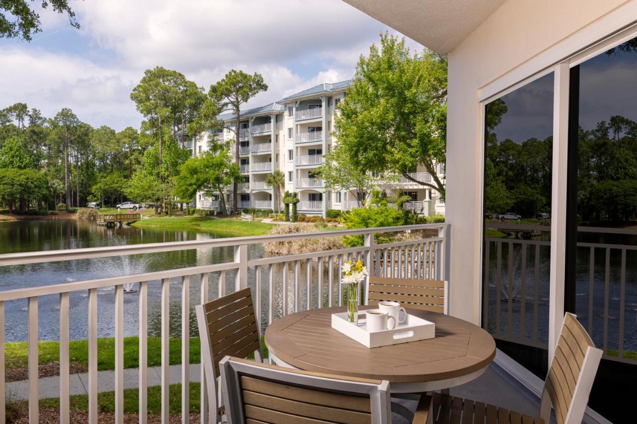 Three-Bedroom Villa Balcony Garden View