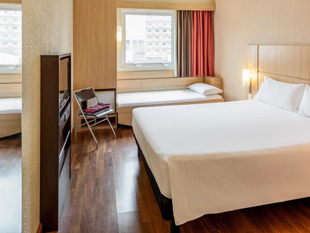 Standard Double Room Child Bed
