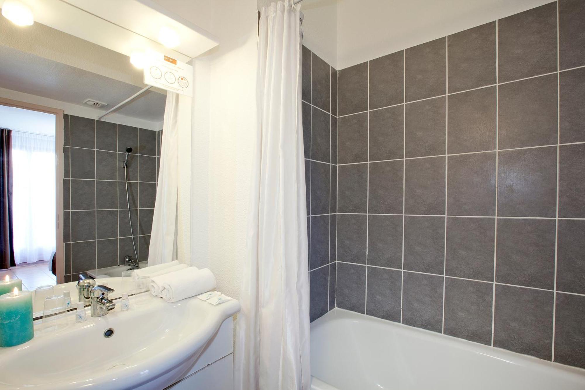 Standard Studio kitchenette,1300261855:JPEG