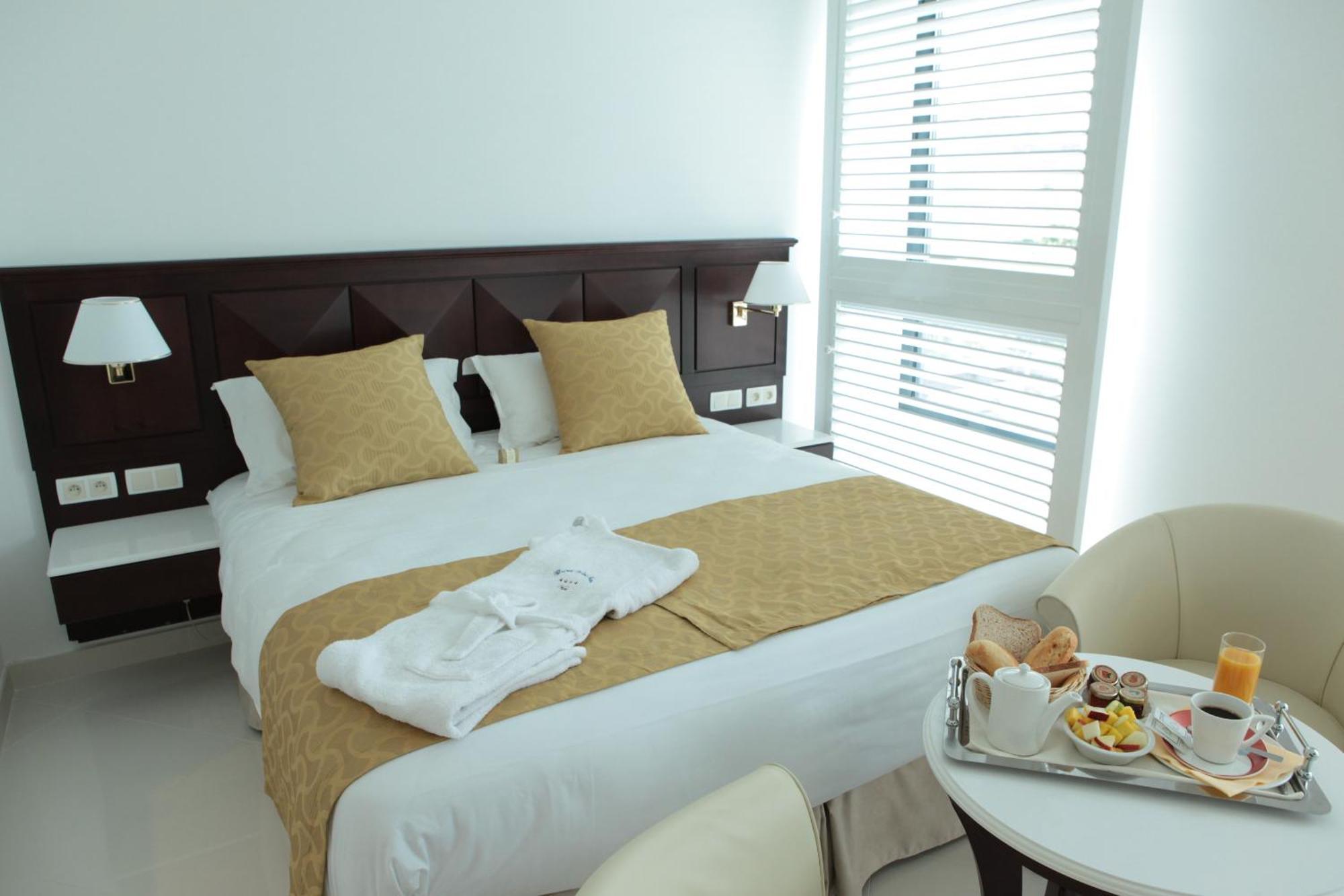 Premium Double or Twin Room Beach,1707980608:JPEG