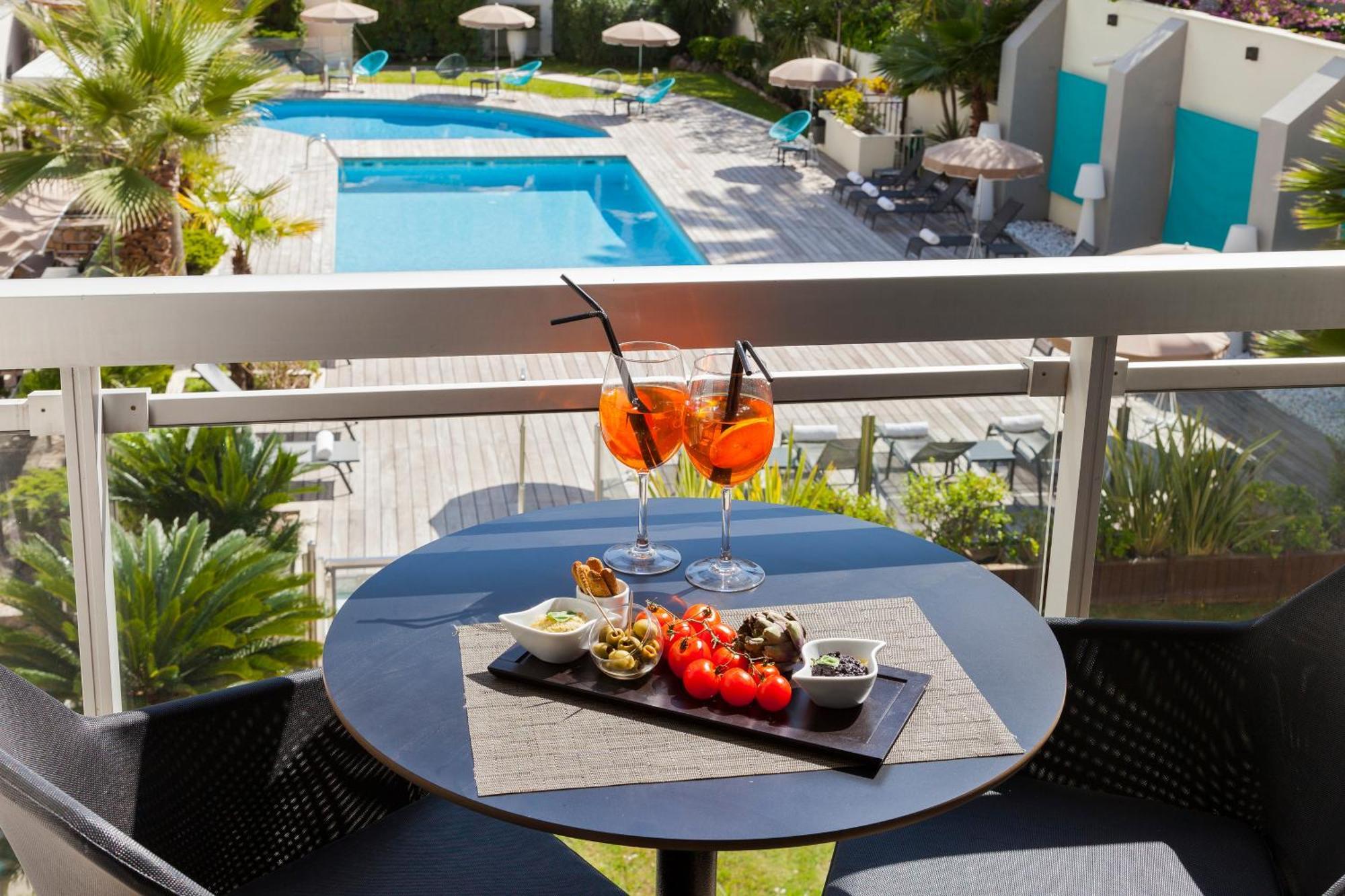 Junior Suite Terrace Pool View