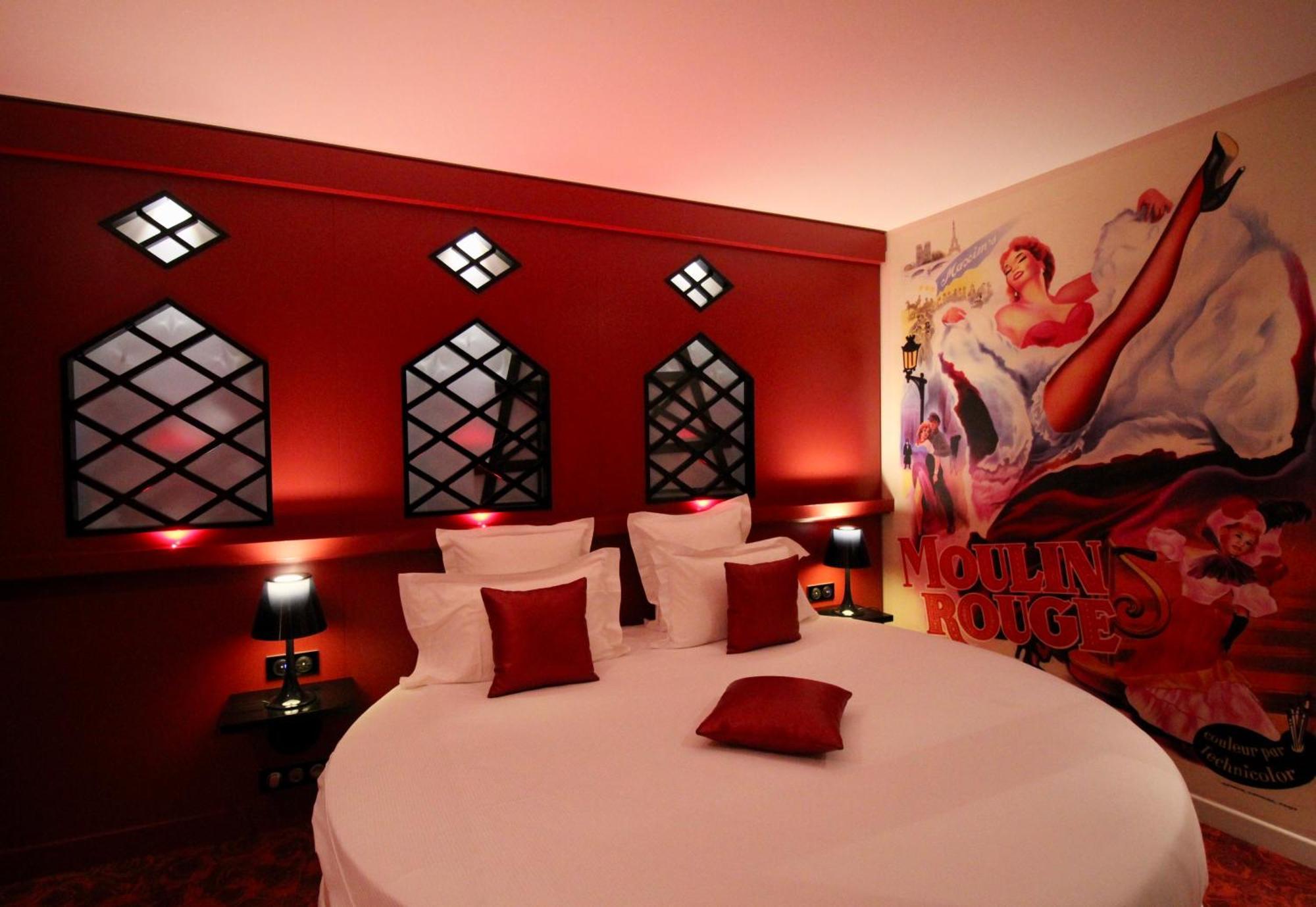 Moulin Rouge Room Shower,1644408868:JPEG