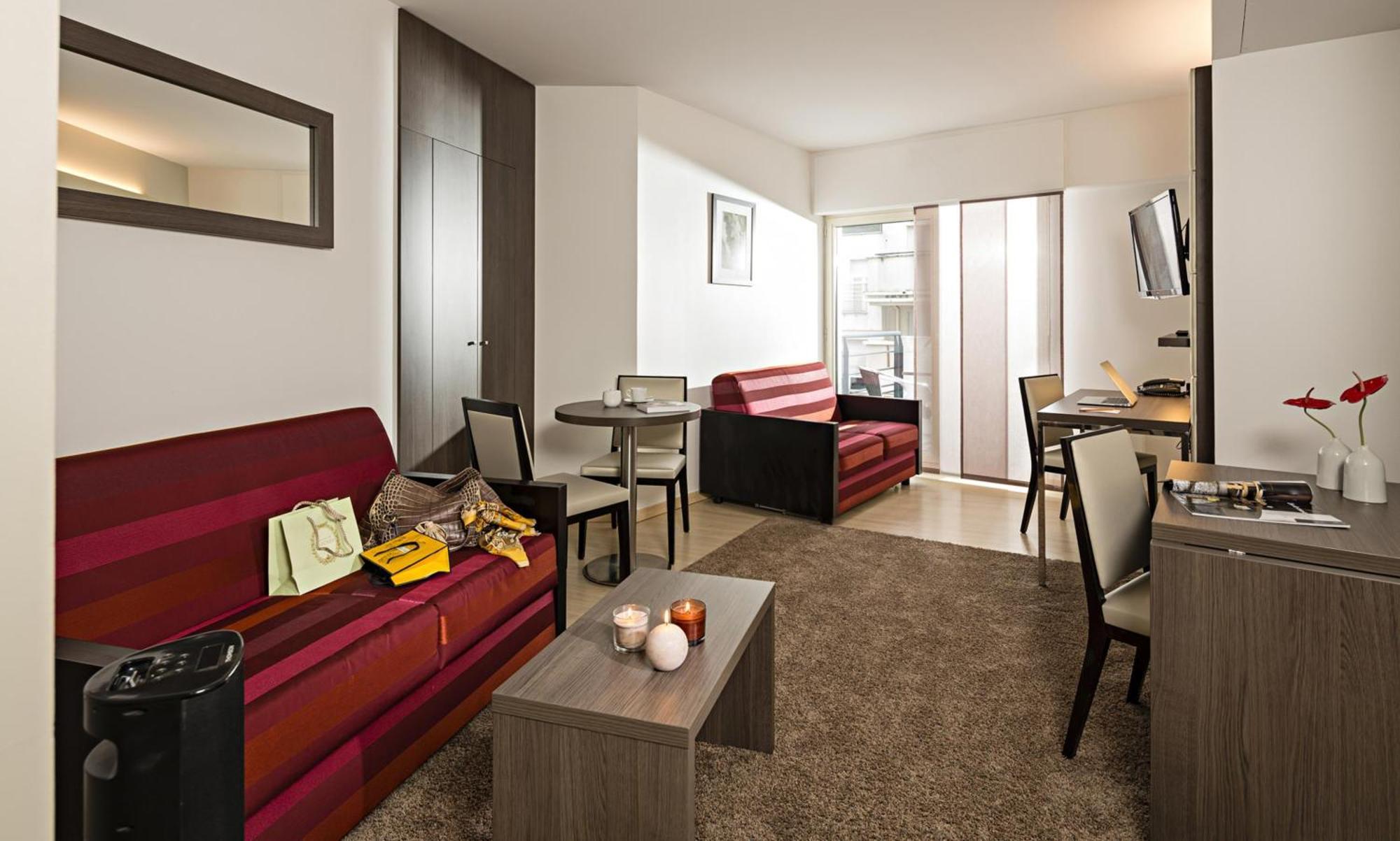 Family Apartment,371108089:JPEG