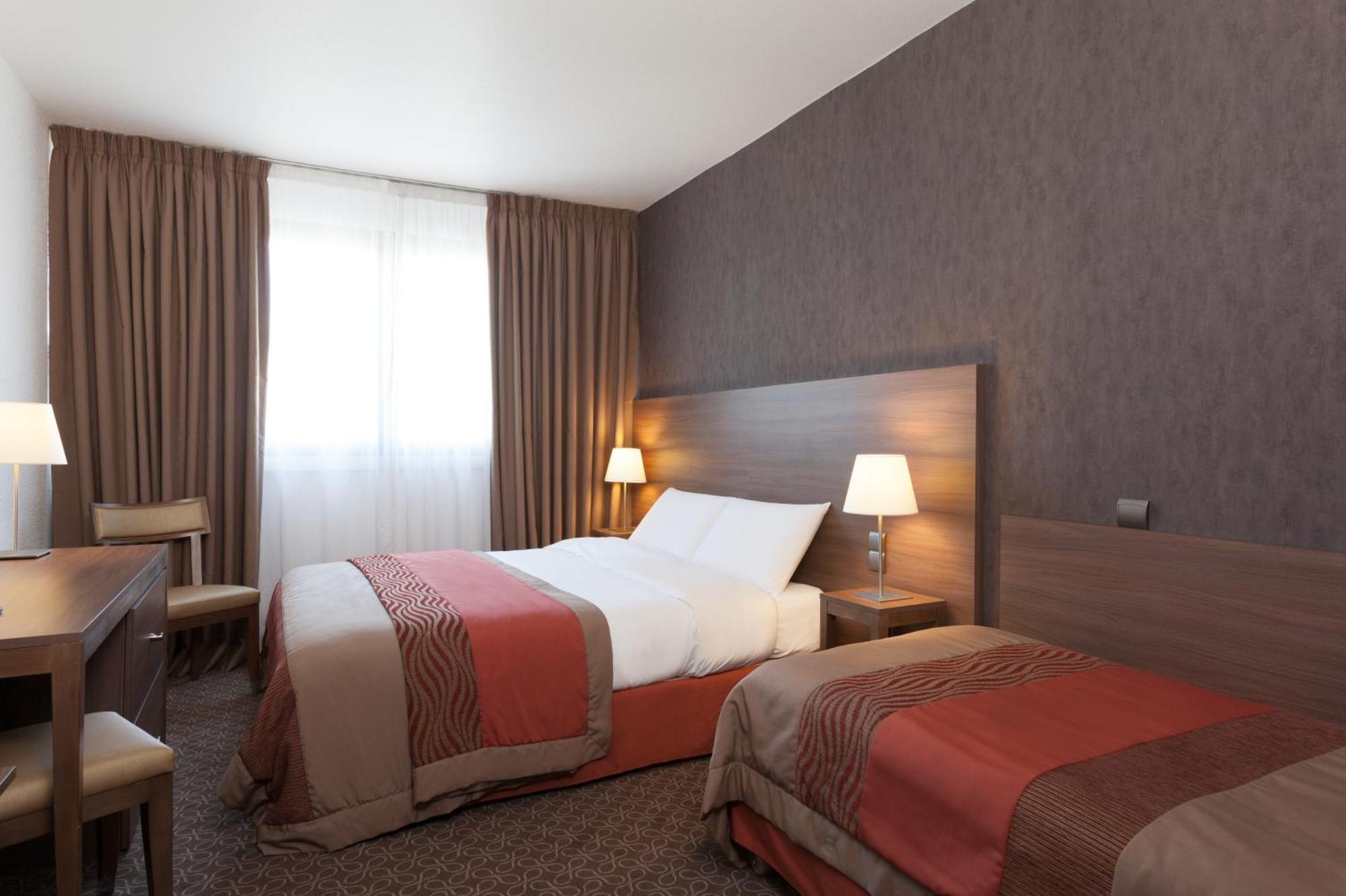 Classic Room One Double Bed One Single Bed,534878364:JPEG