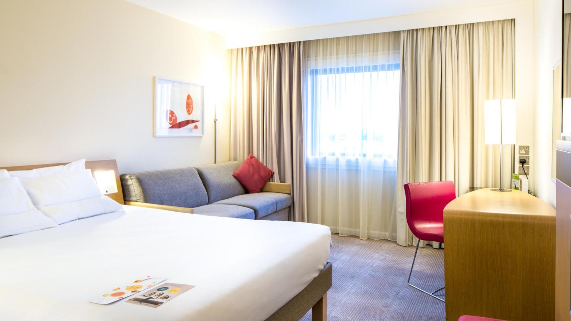 Superior Queen Room with Double Sofa Bed,1704874906:JPEG
