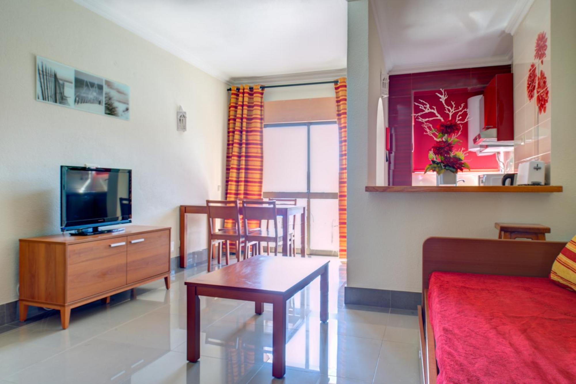 Superior One-Bedroom Apartment,1274268184:JPEG