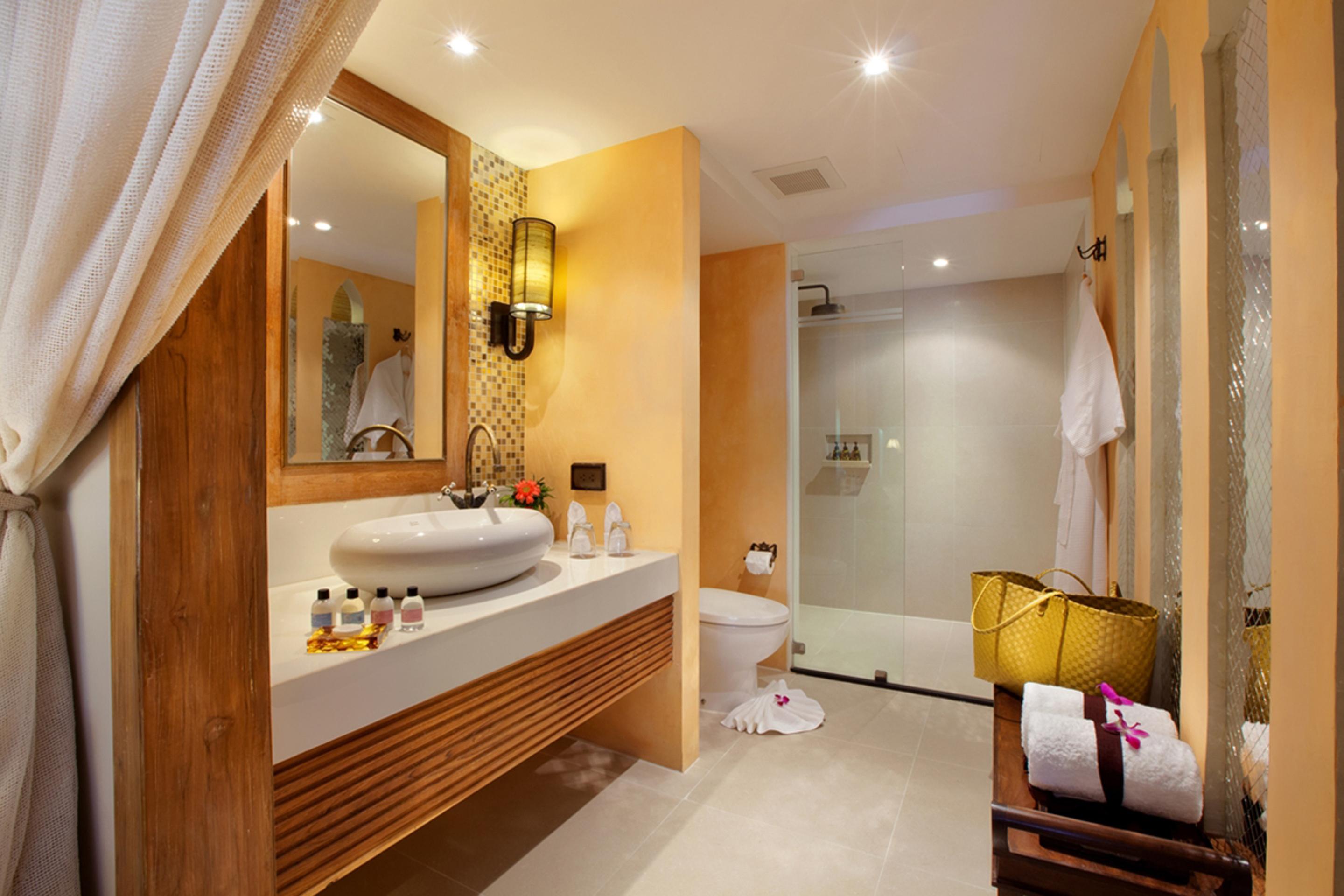 Honeymoon Suite