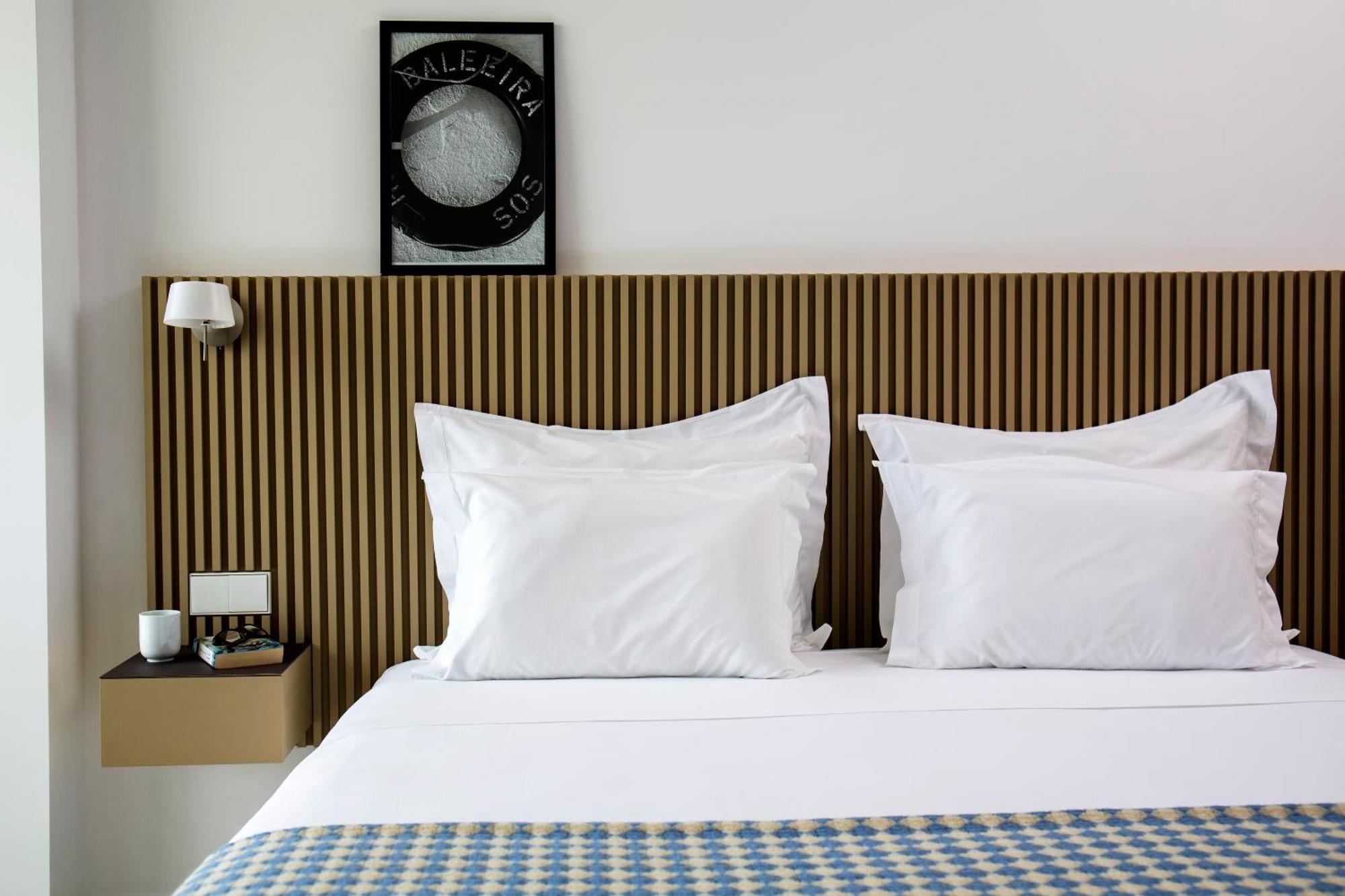 Suite with Street View,1274297128:JPEG