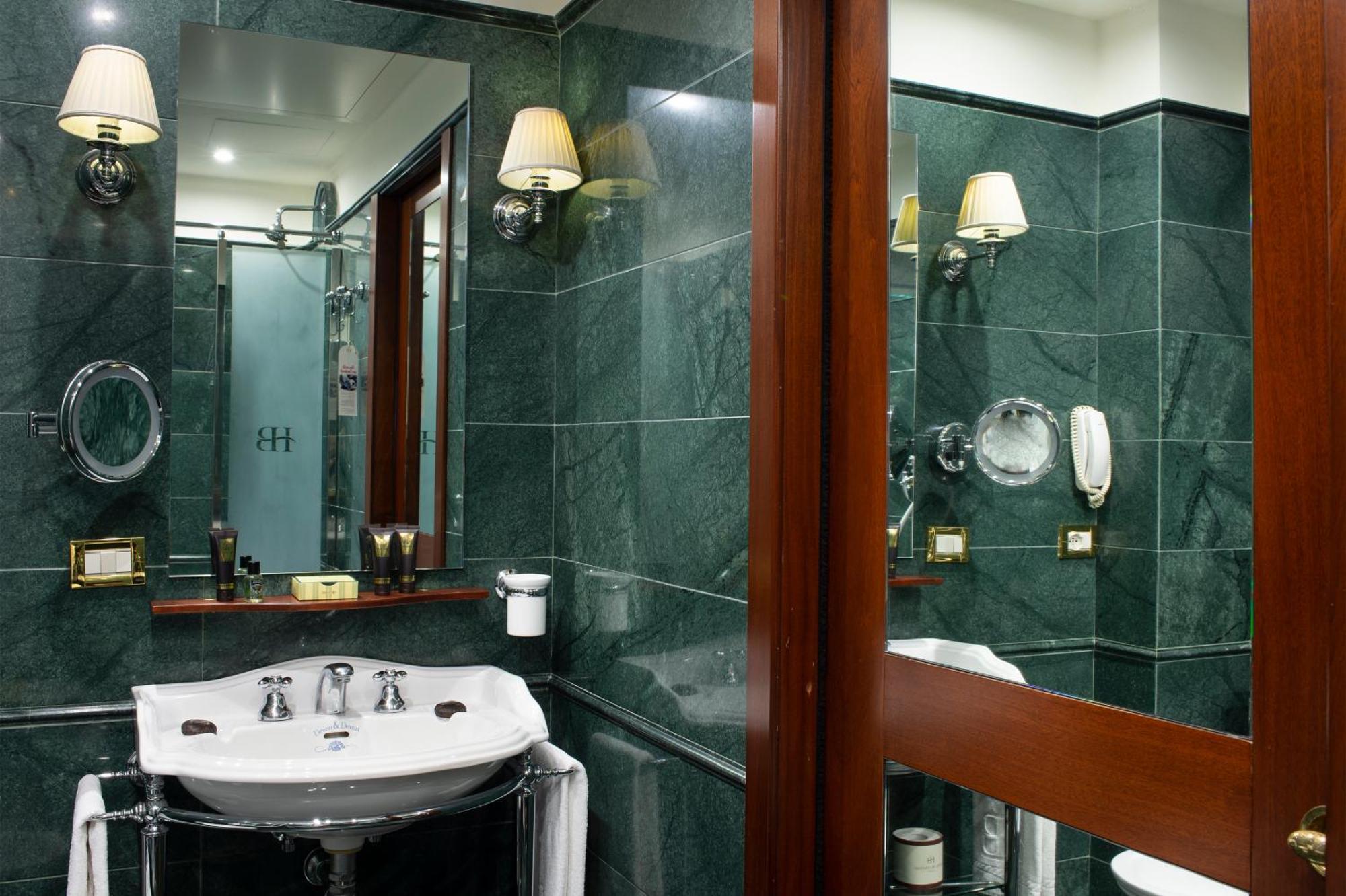 Deluxe Double Room Lagoon View