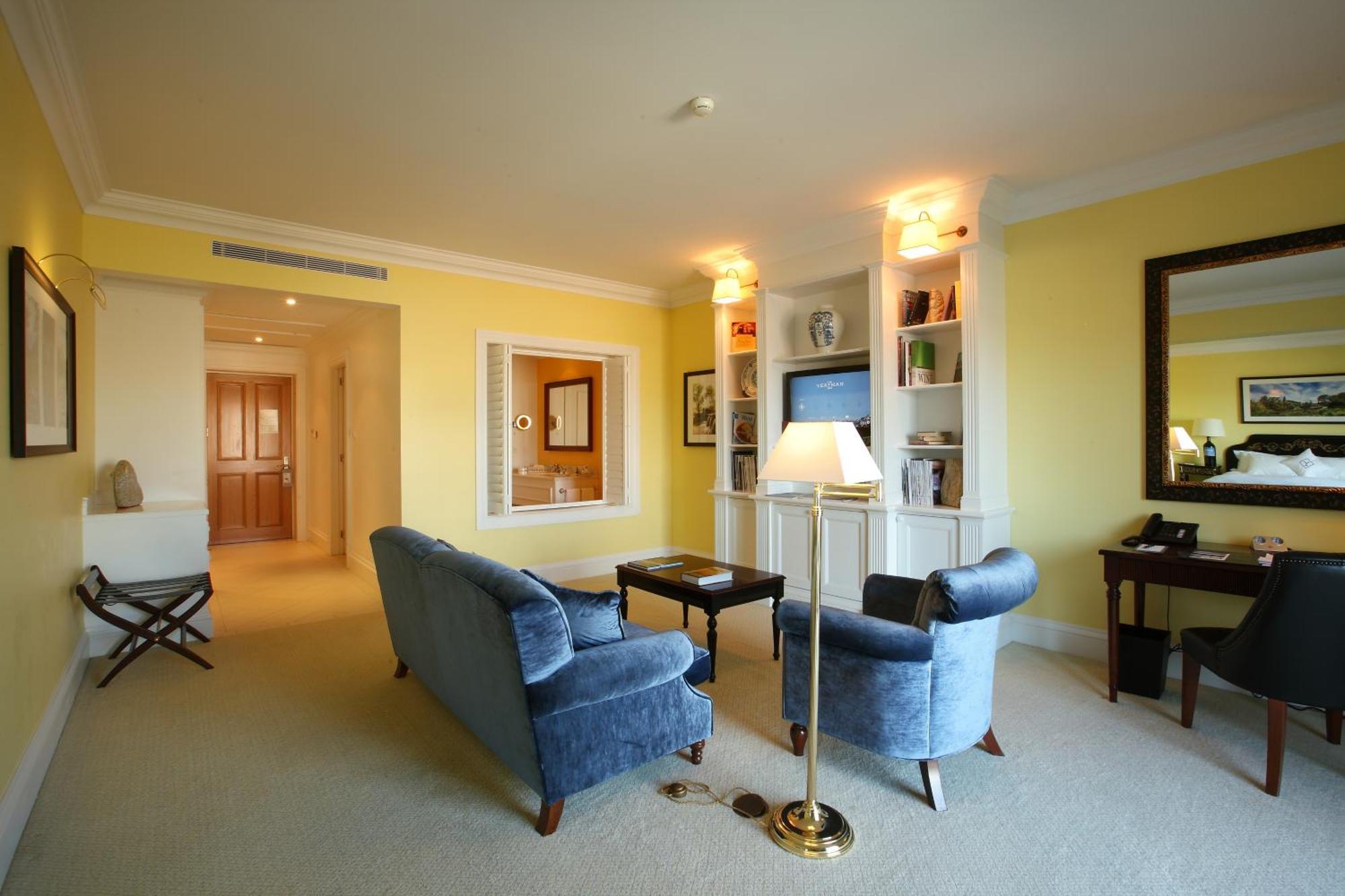 Deluxe Suite Panoramic River View