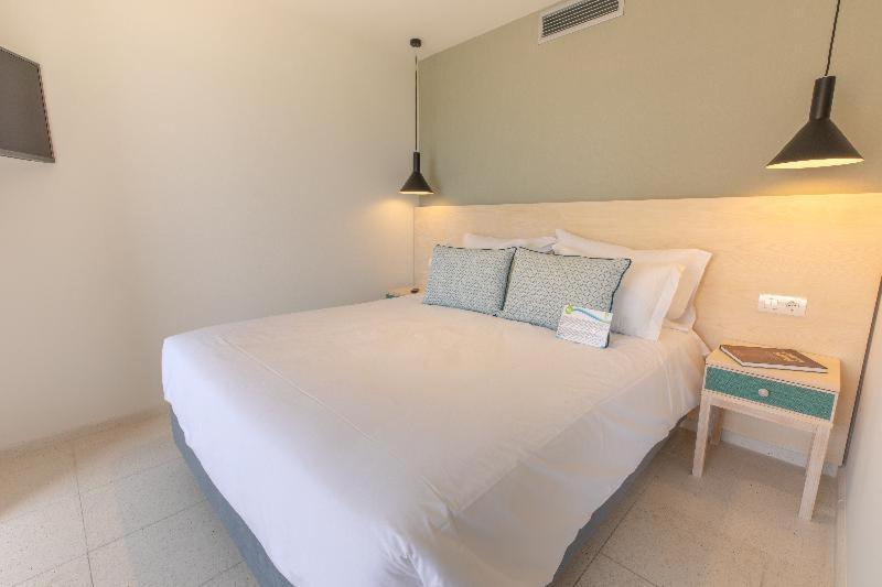 Two-Bedroom Apartment Side Sea View