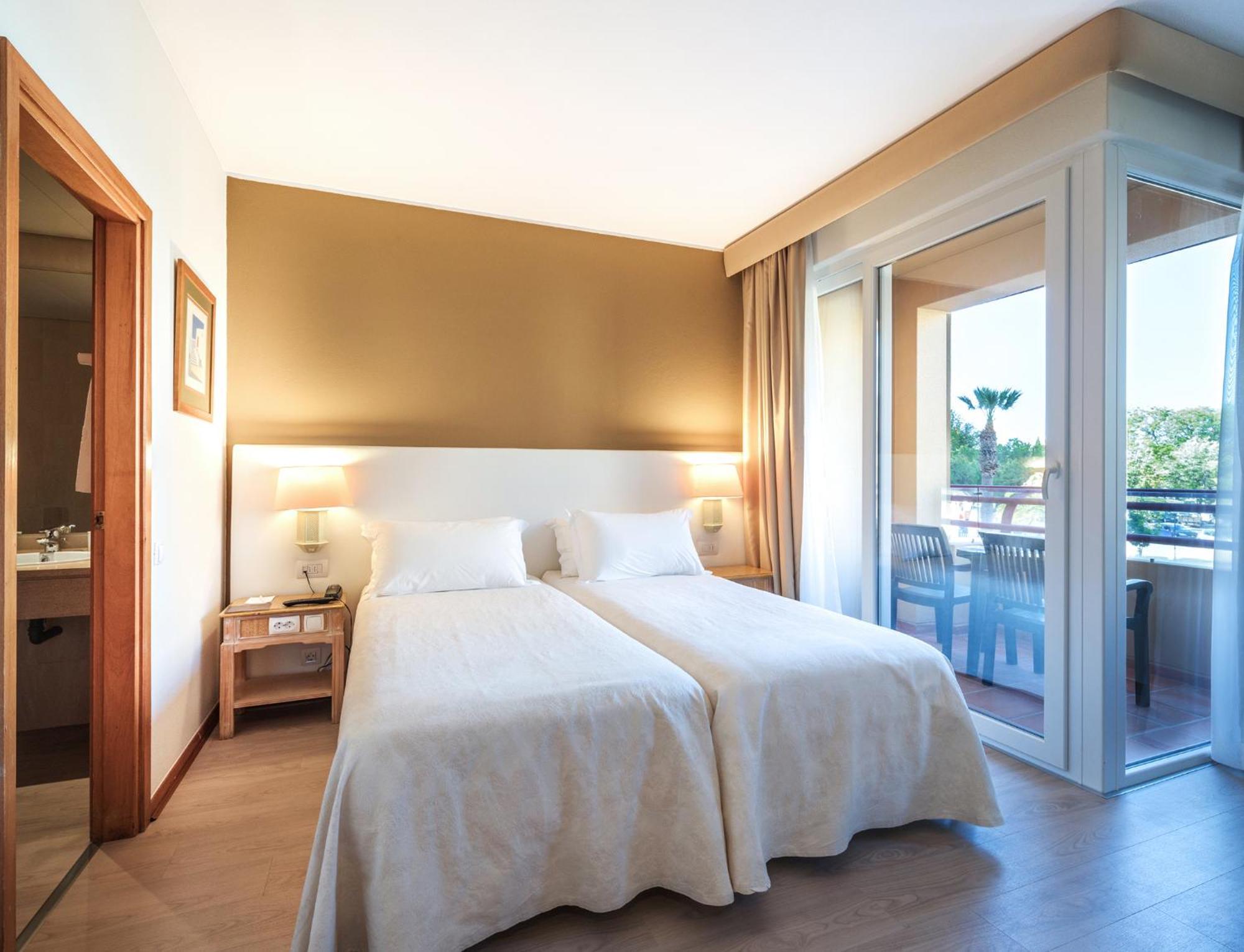 Two-Bedroom Family Suite Terrace,718358356:JPEG