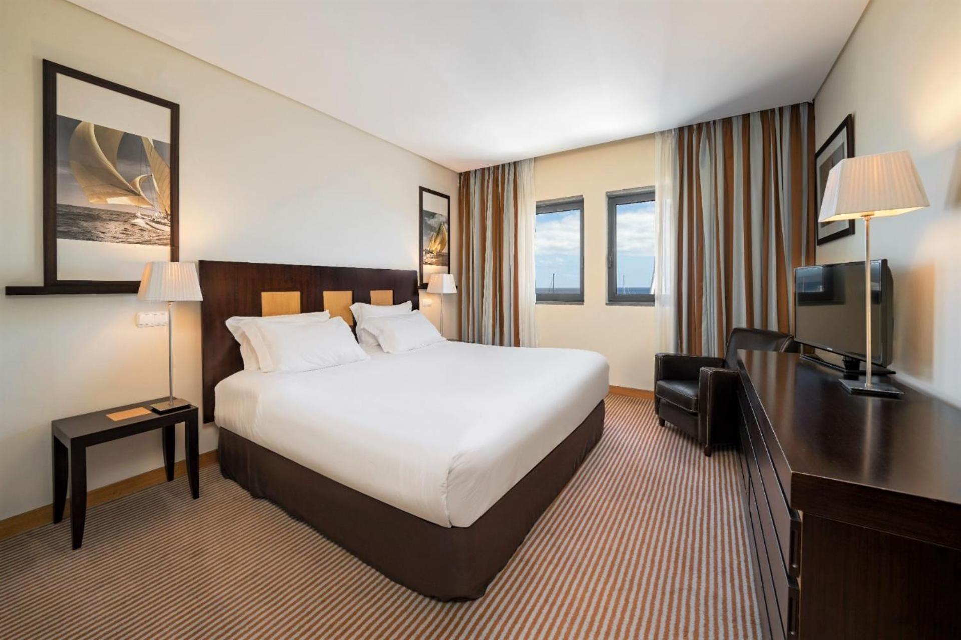 Double or Twin Room Sea View