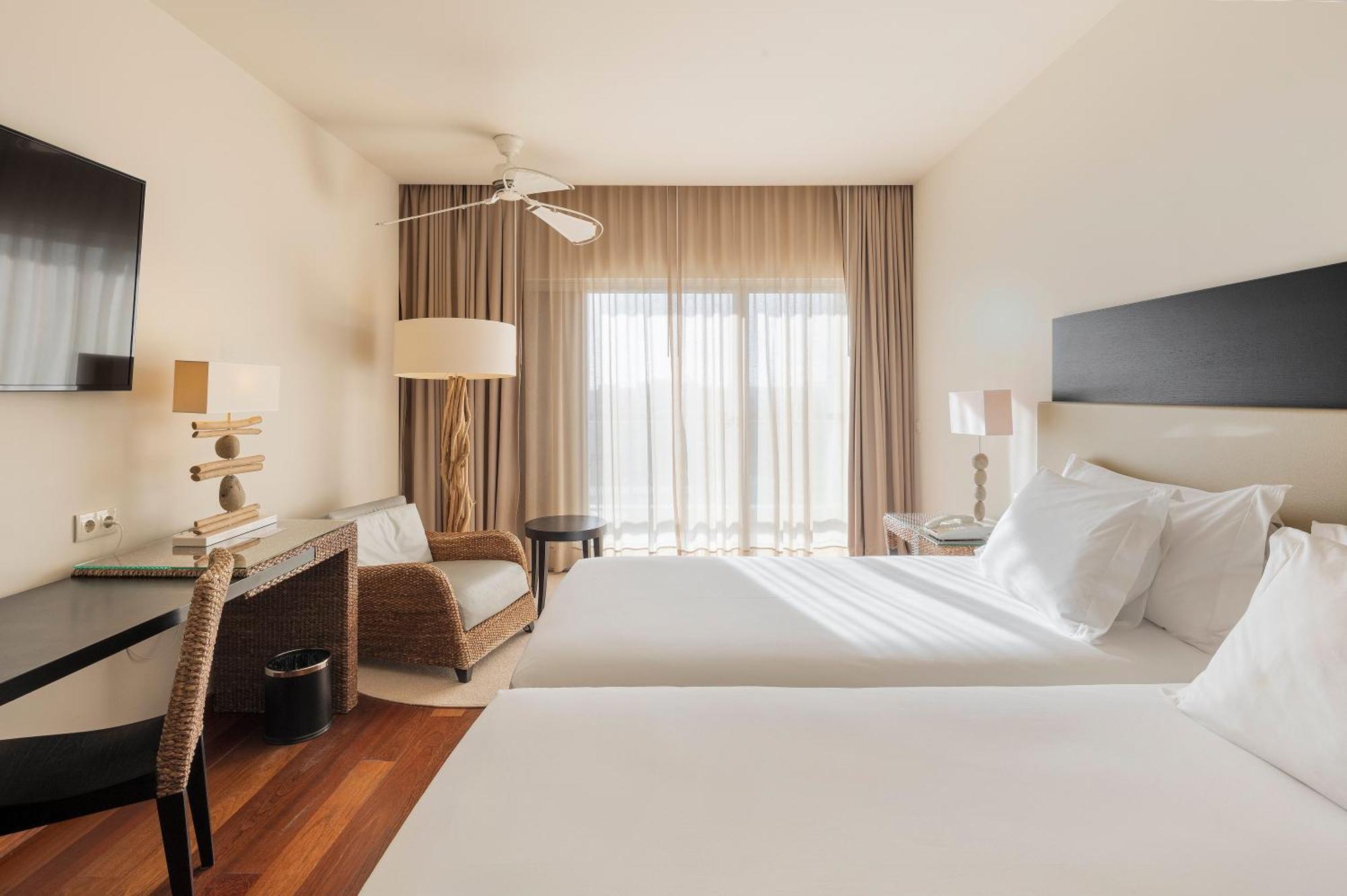 Standard Double or Twin Room Vilamoura Side Sea View Low Floor
