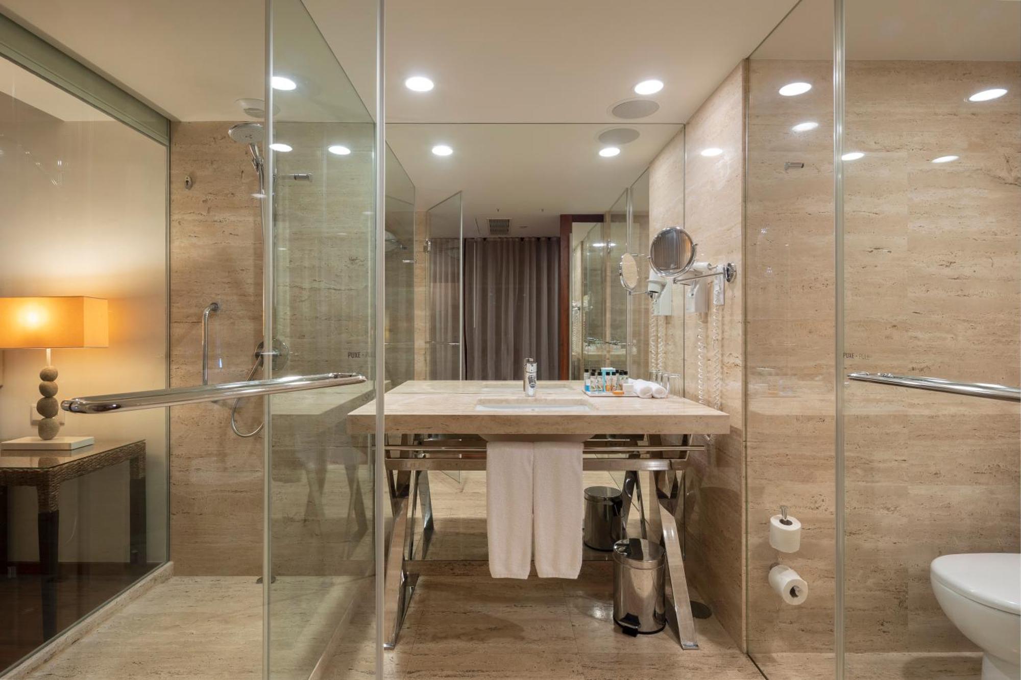 Standard Double or Twin Room with Quarteira View - Mid floor