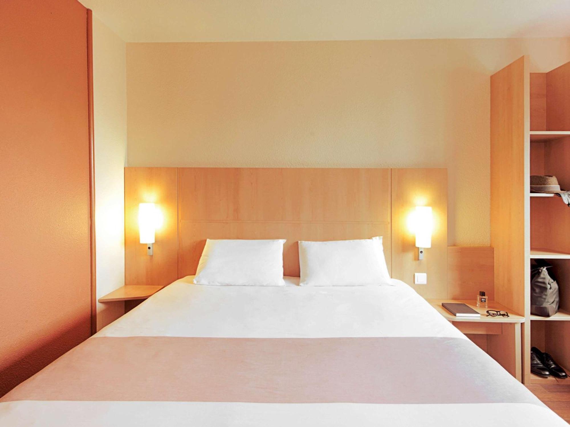Standard Double Room Mobility Access