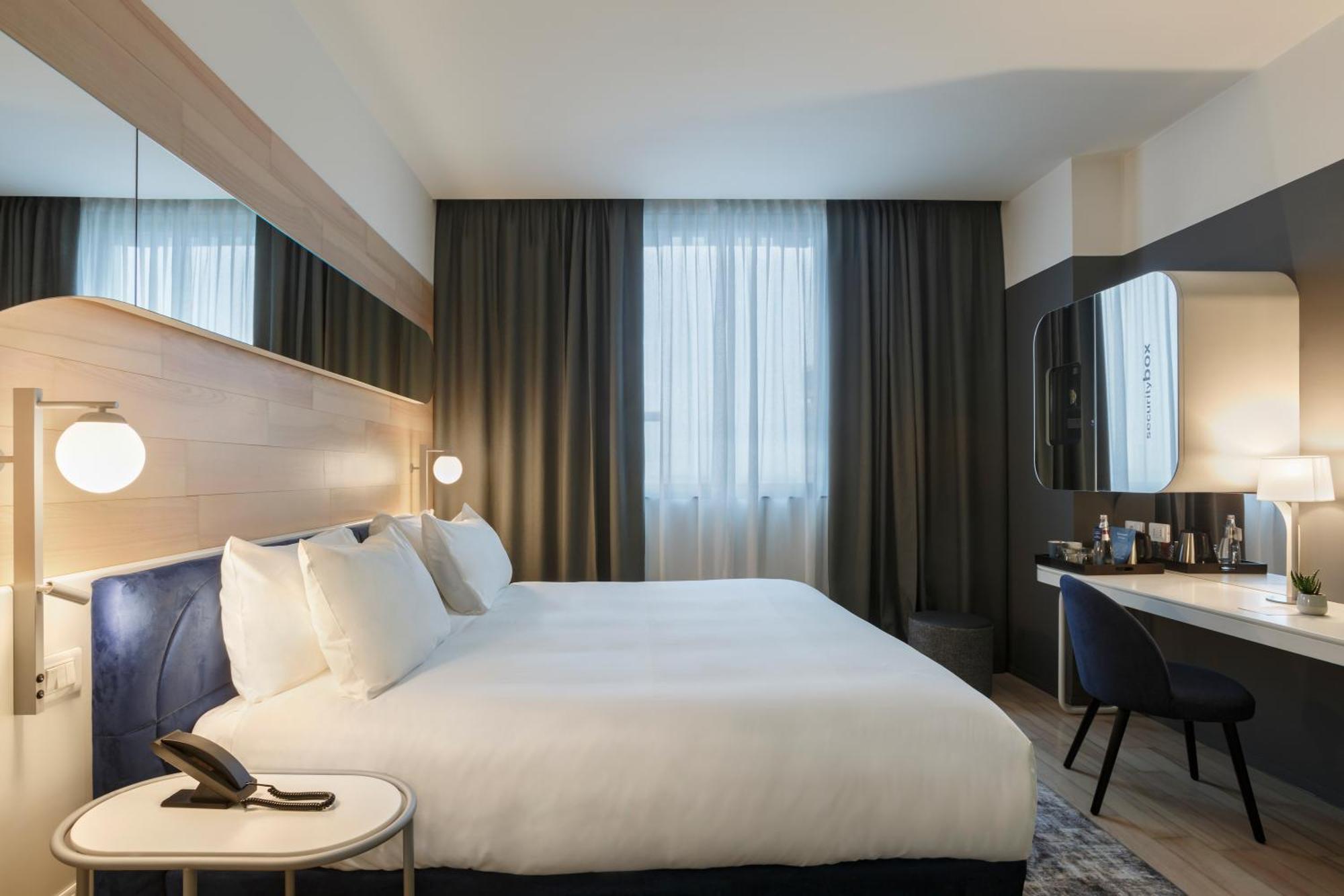 Standard King Room