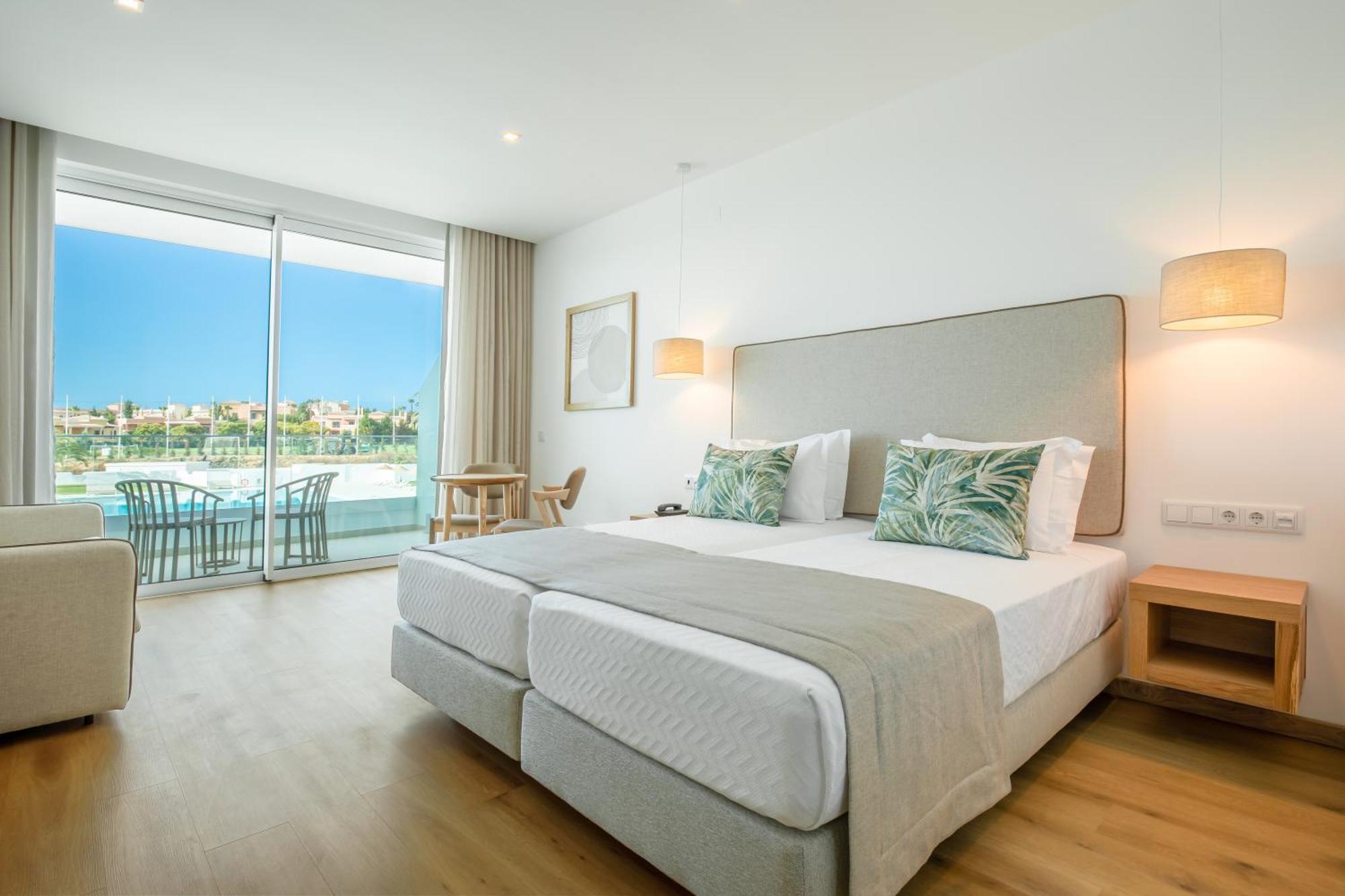 Twin Room Pool View