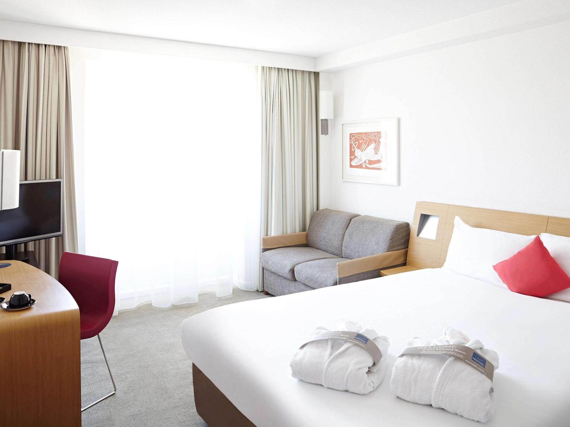 Executive Double Room Sofa Bed,1374910484:JPEG
