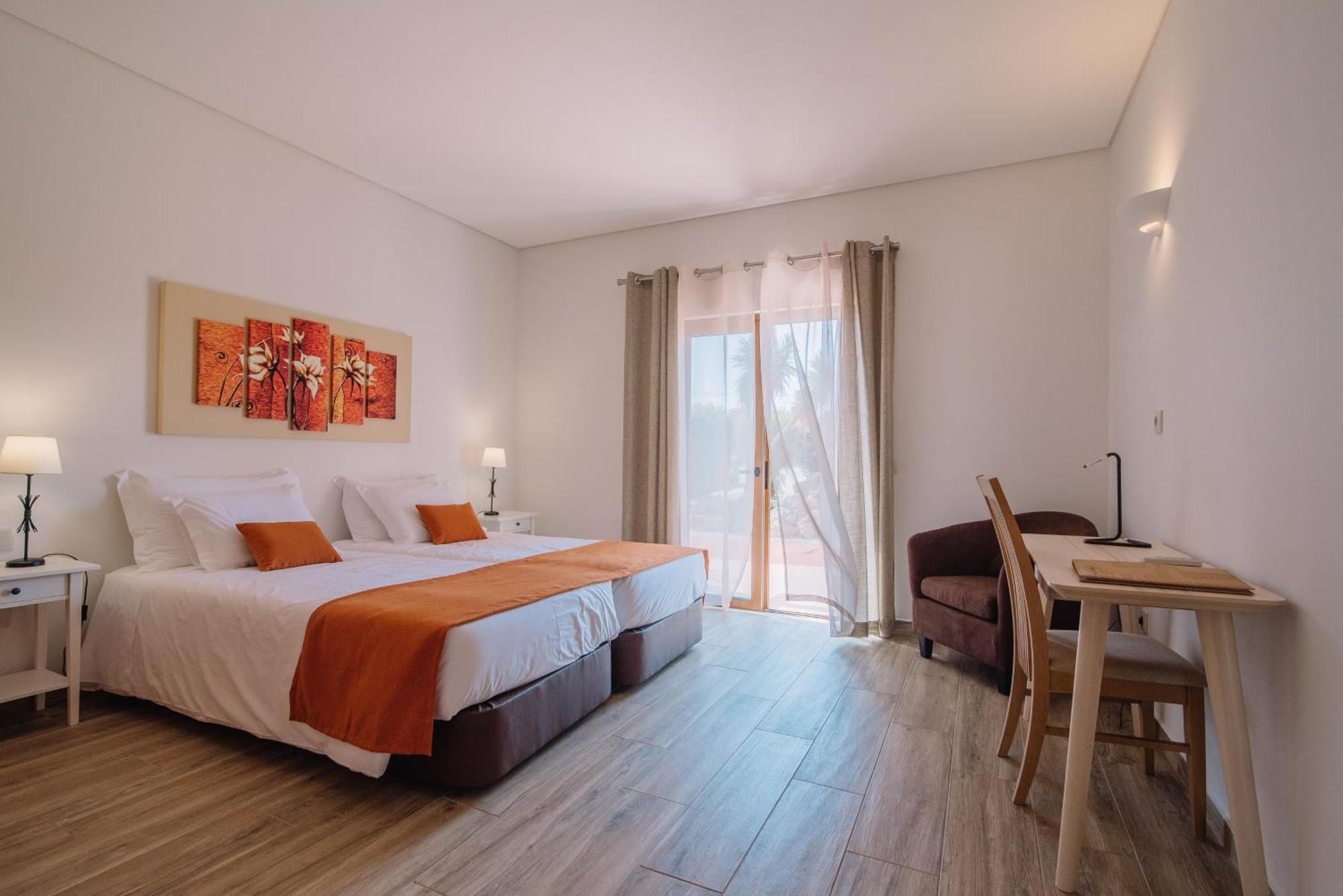 One-Bedroom Apartment,1274488552:JPEG