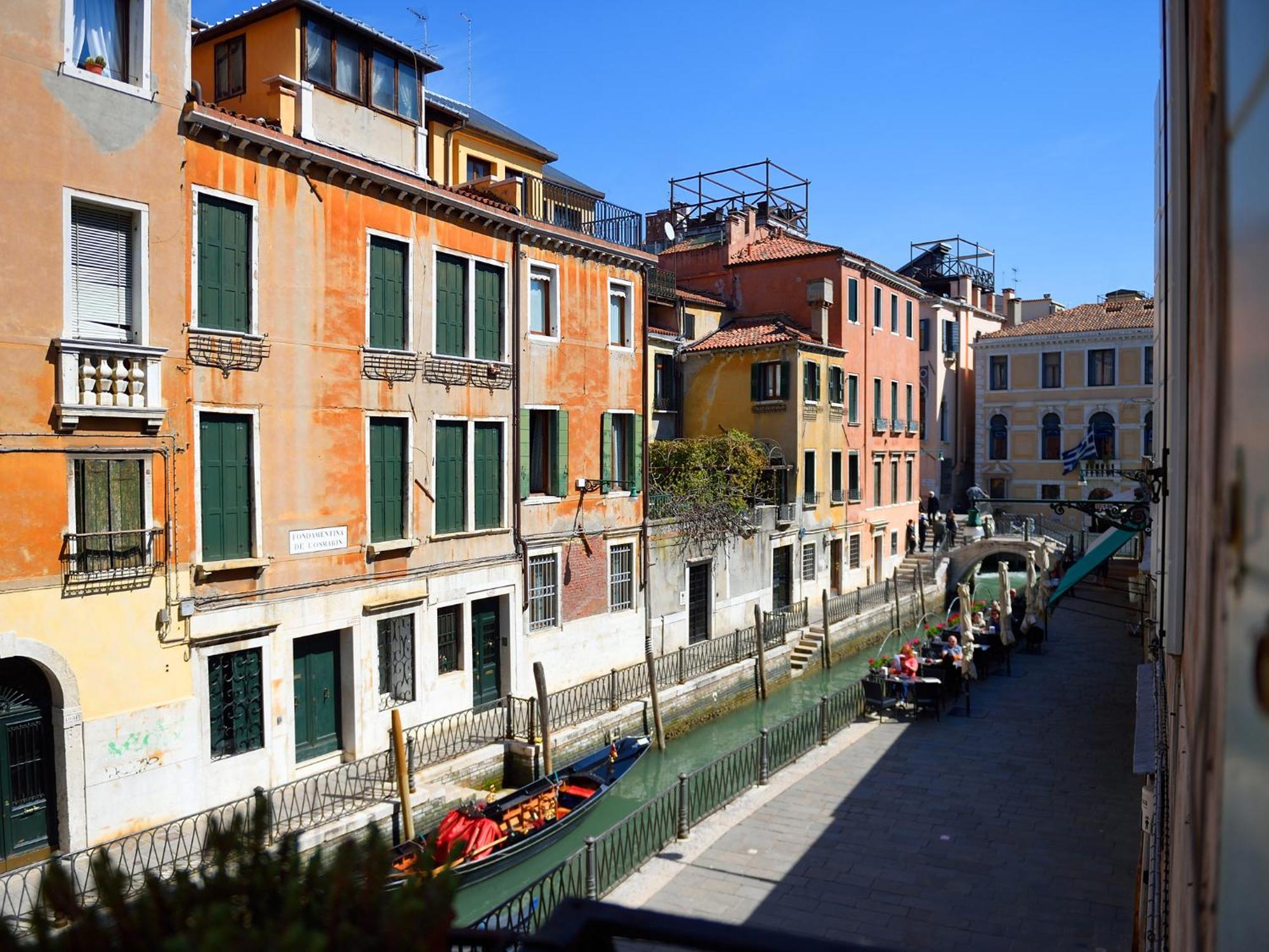 Double Room Canal View