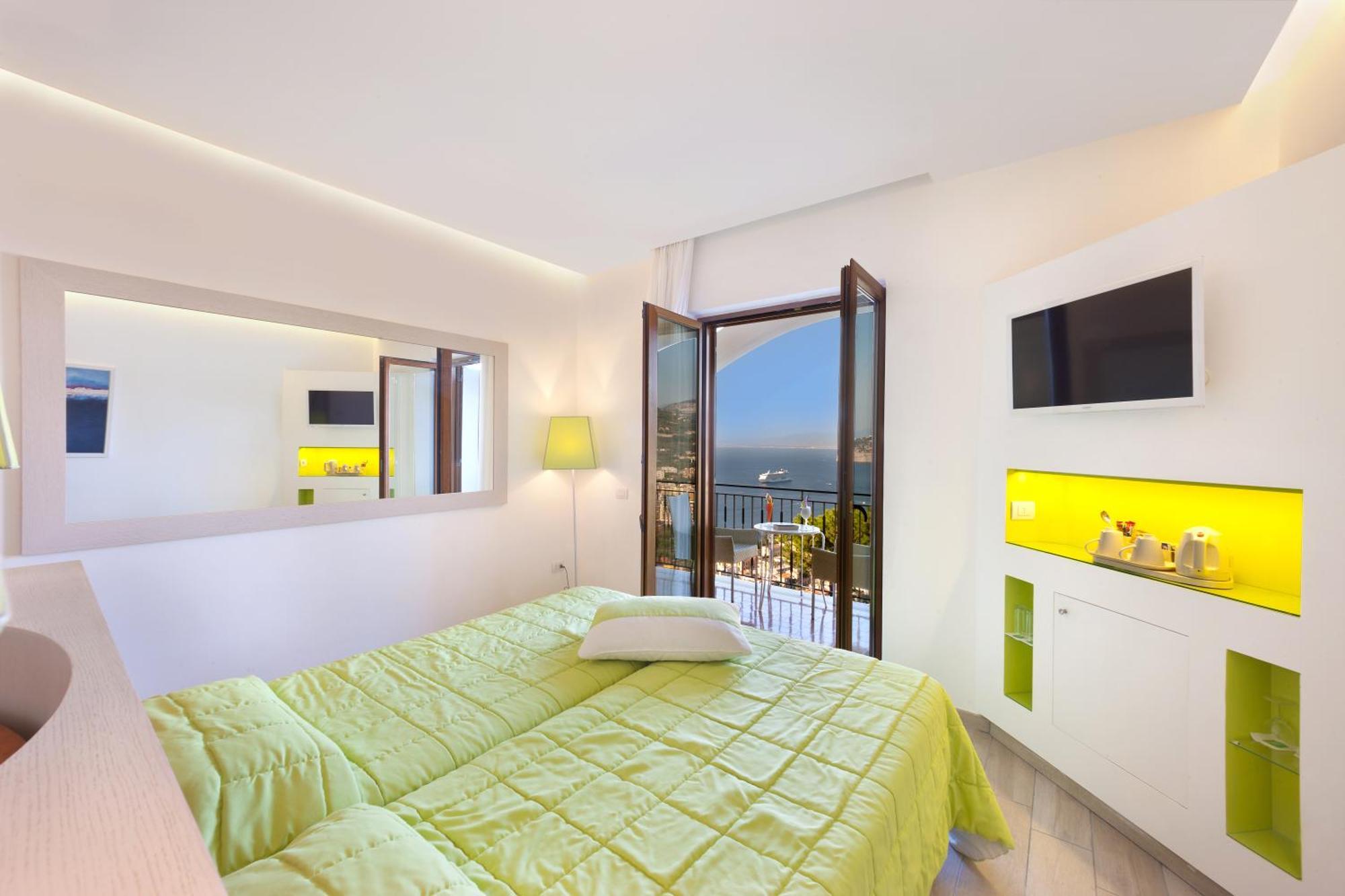 Deluxe Double or Twin Room Sea View
