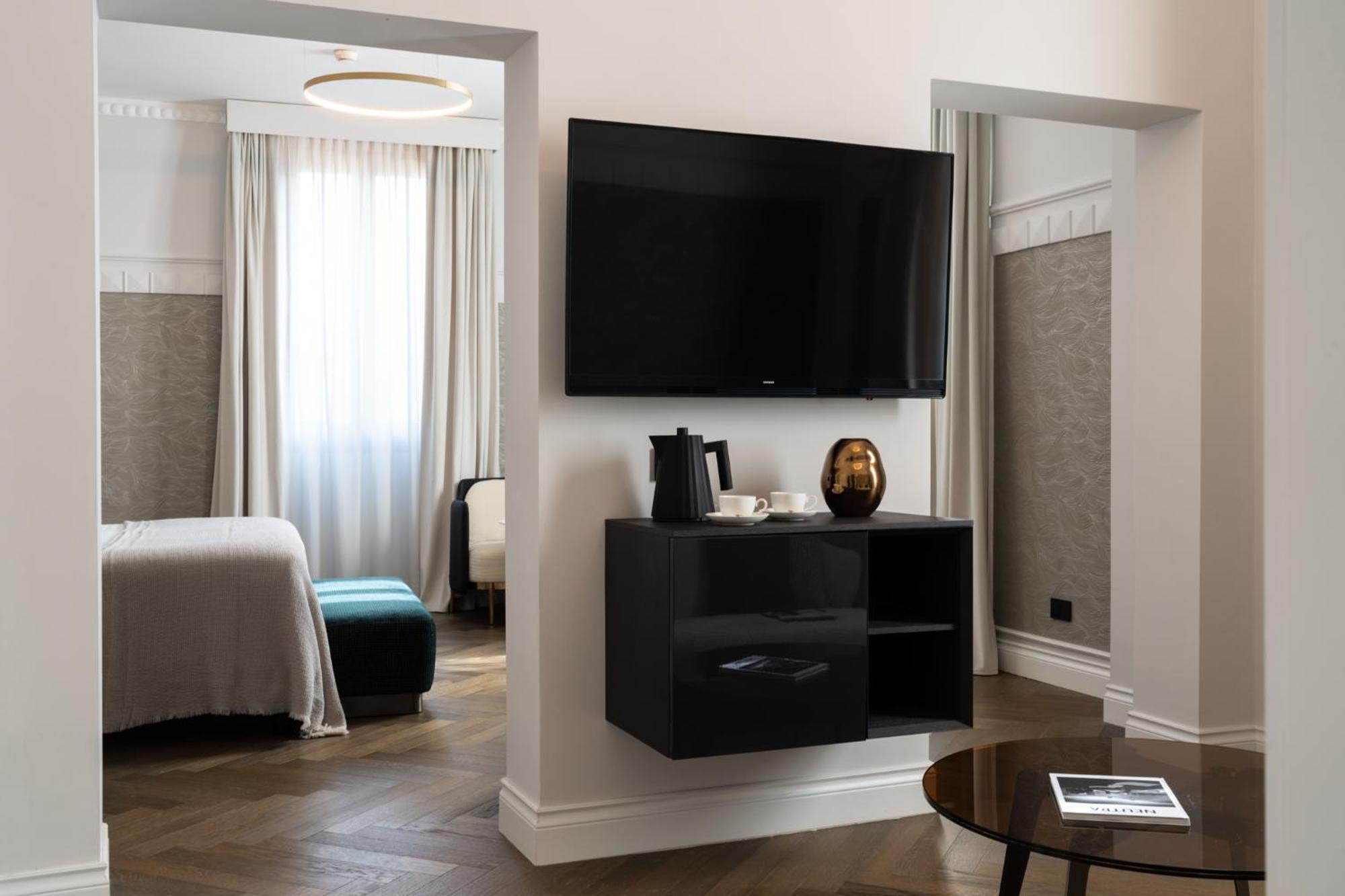 Junior Suite,1773685979:JPEG