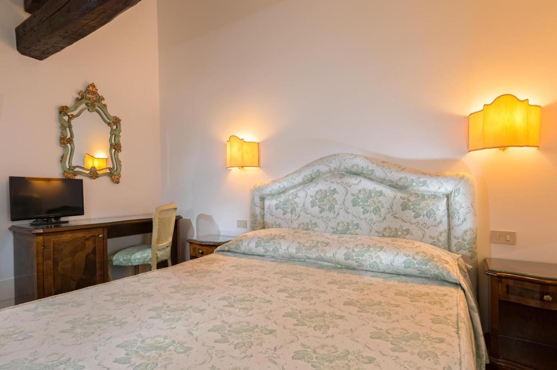 Classic Double Room