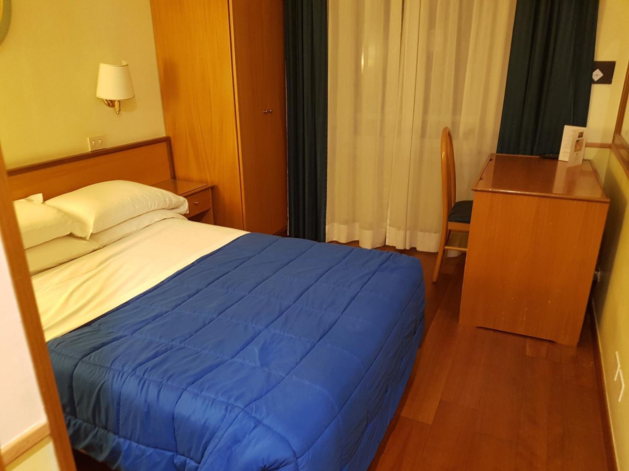 Economy Double Room Double Bed,1710013264:JPEG