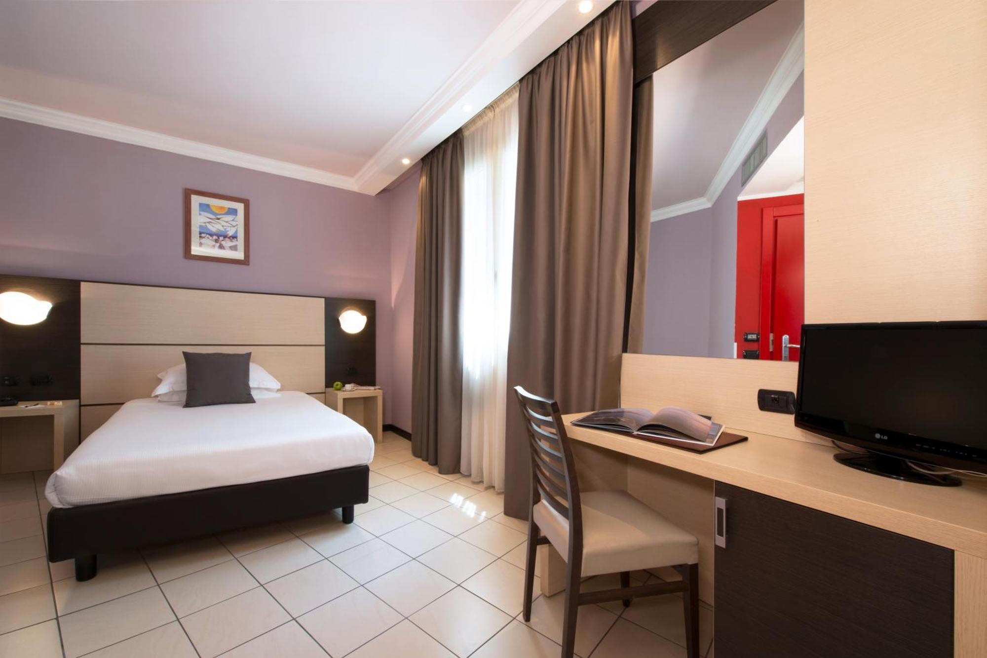Double Room French Bed