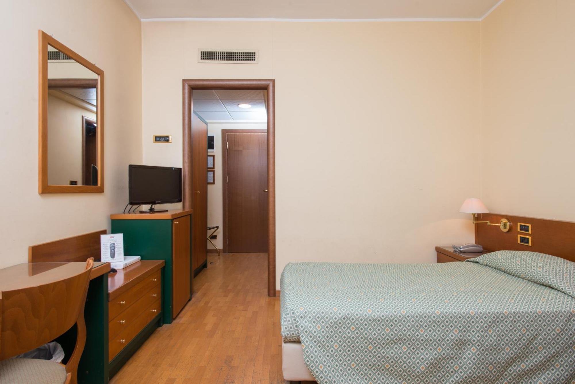 Standard Double/Twin Room,1274670535:JPEG