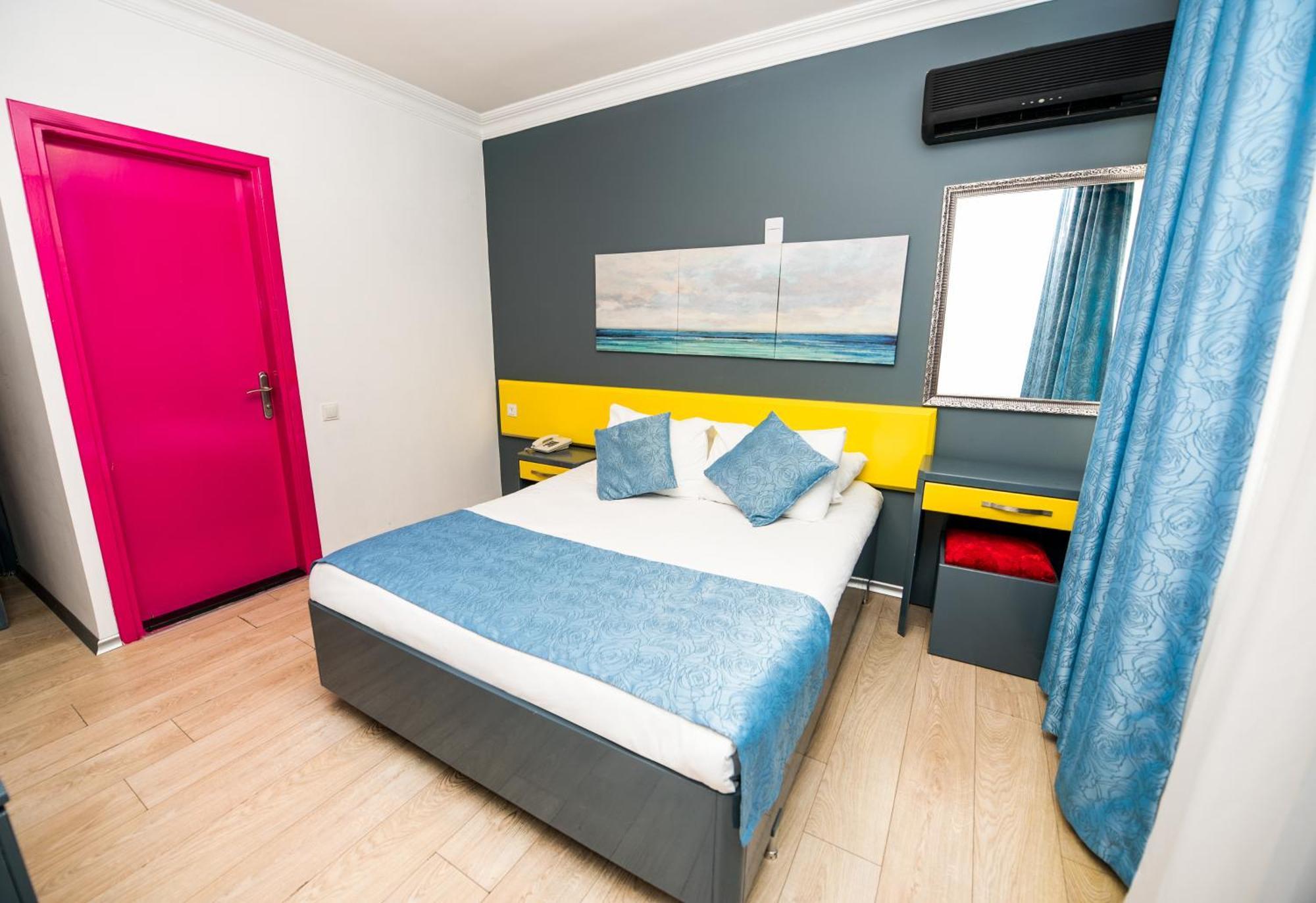 Large Double Room,1274849545:JPEG