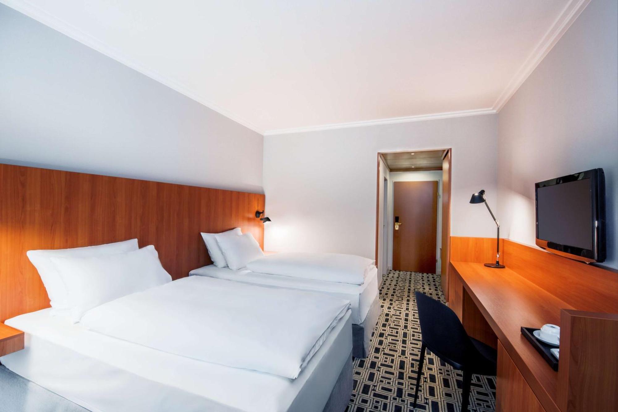 Standard Double or Twin Room,1635080189:JPEG