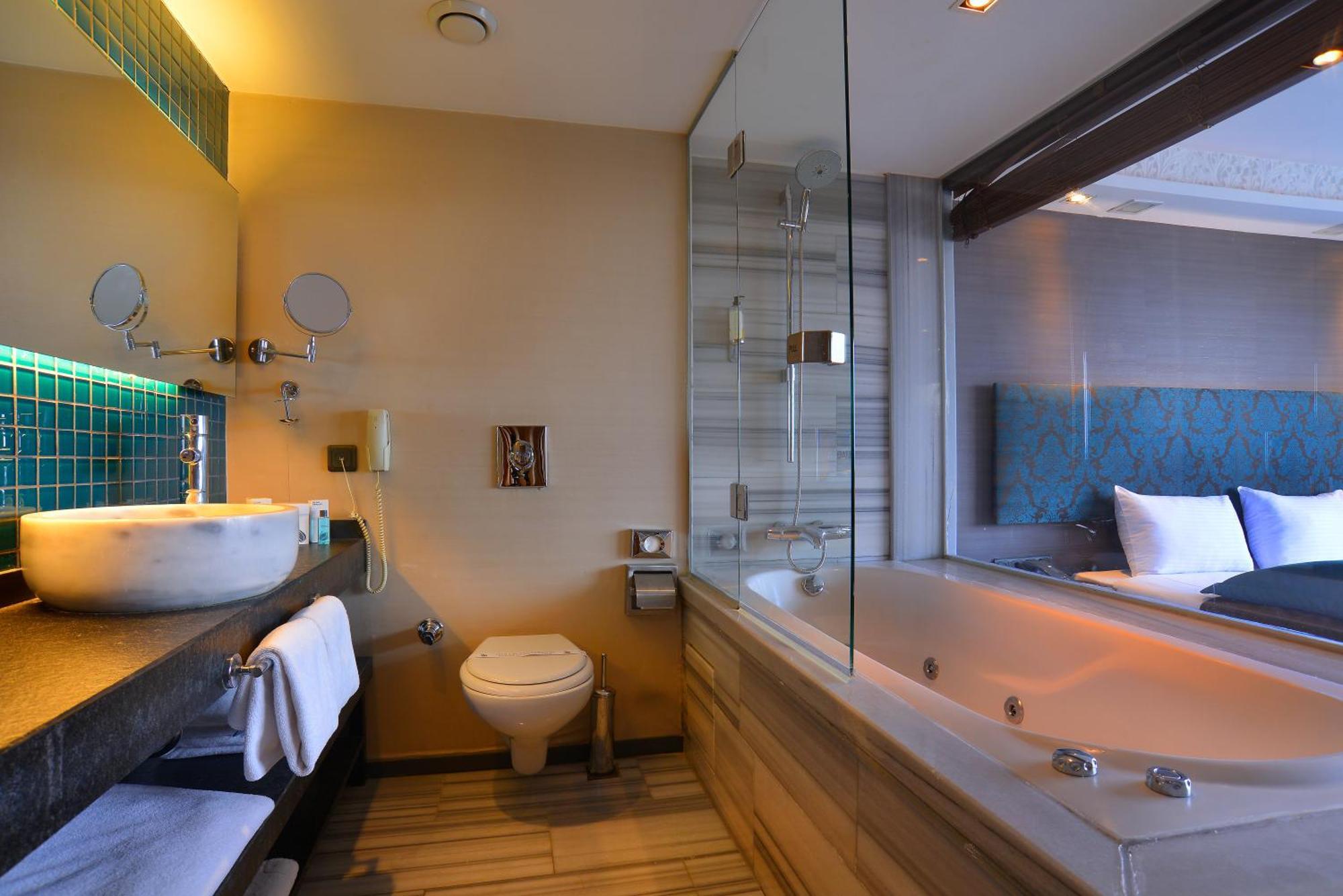Executive Double Room Bath Balcony,1274929822:JPEG